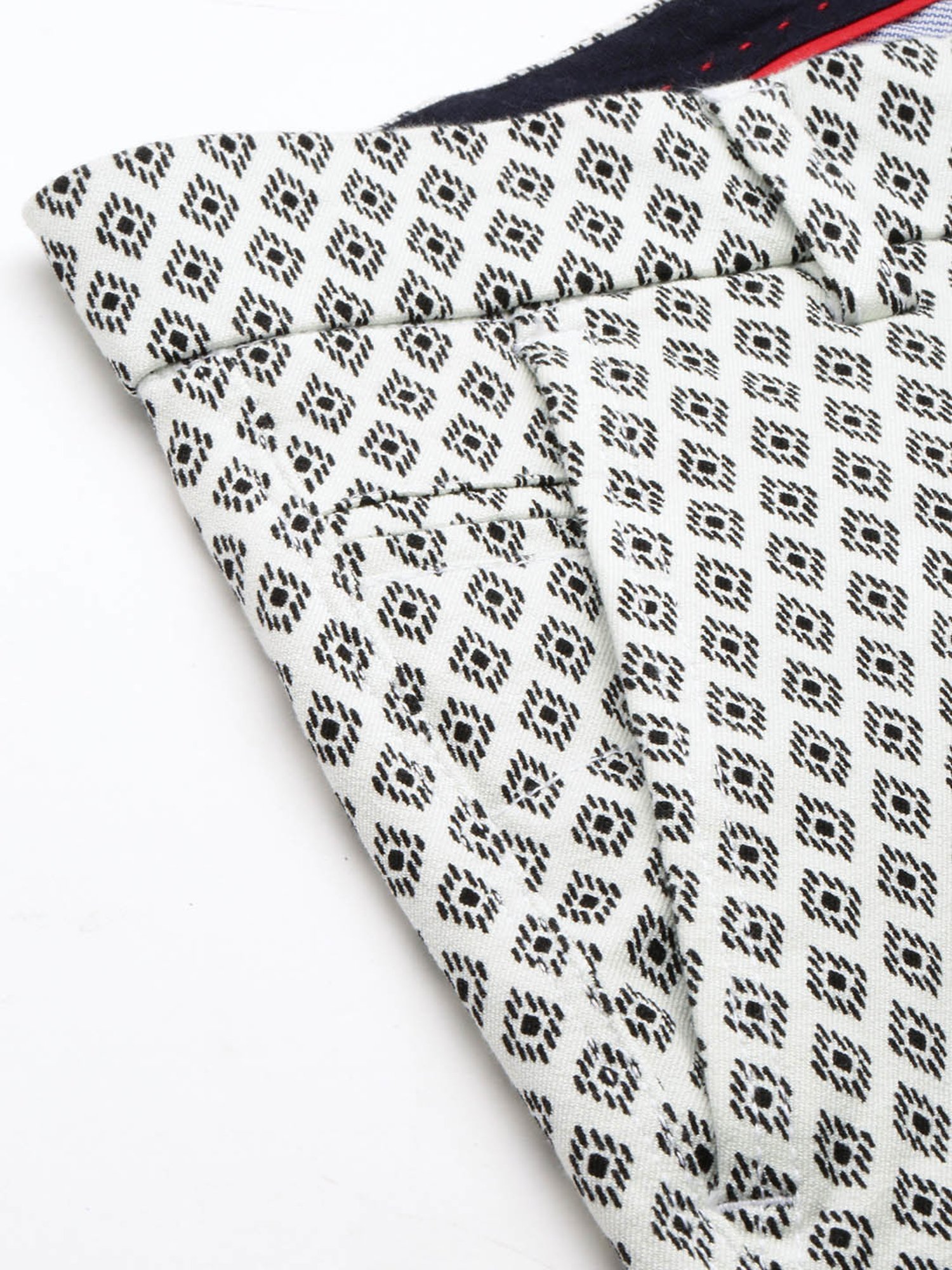 SHOWOFF Off White Regular Fit Printed Shorts