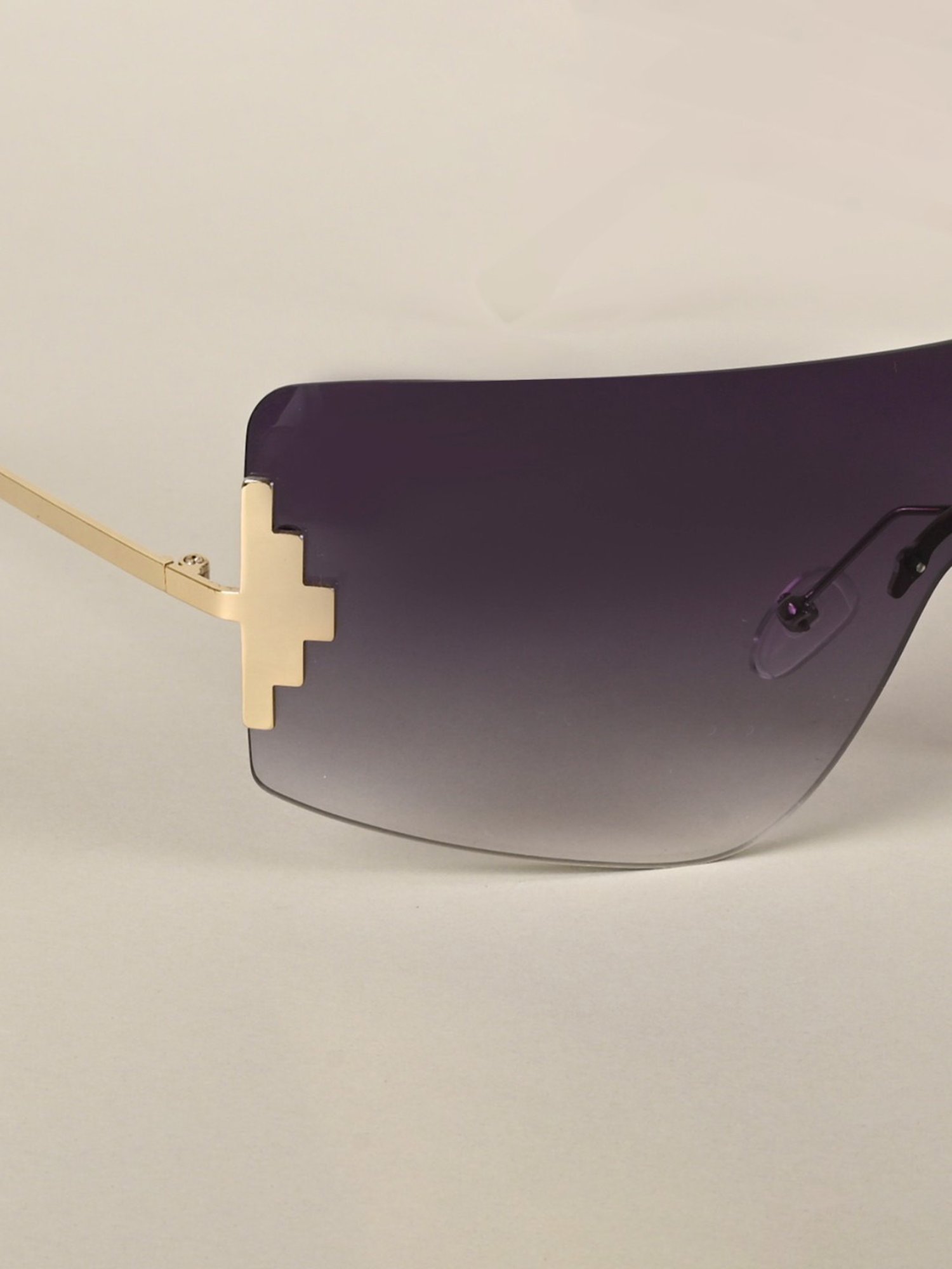 Voyage Black Wraparound UV Protection Unisex Sunglasses