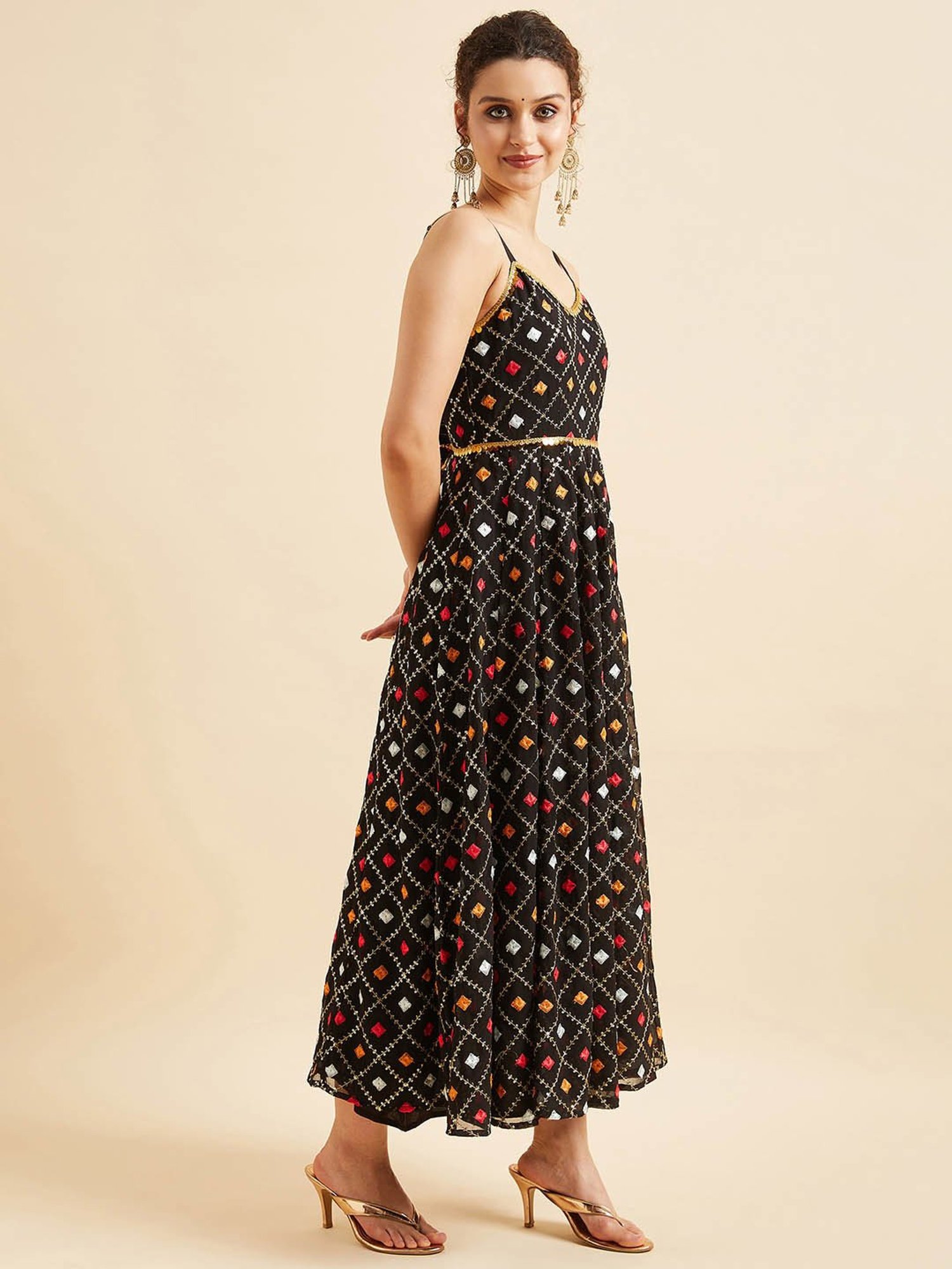 PANIT Black Embroiderd Ethnic Dress