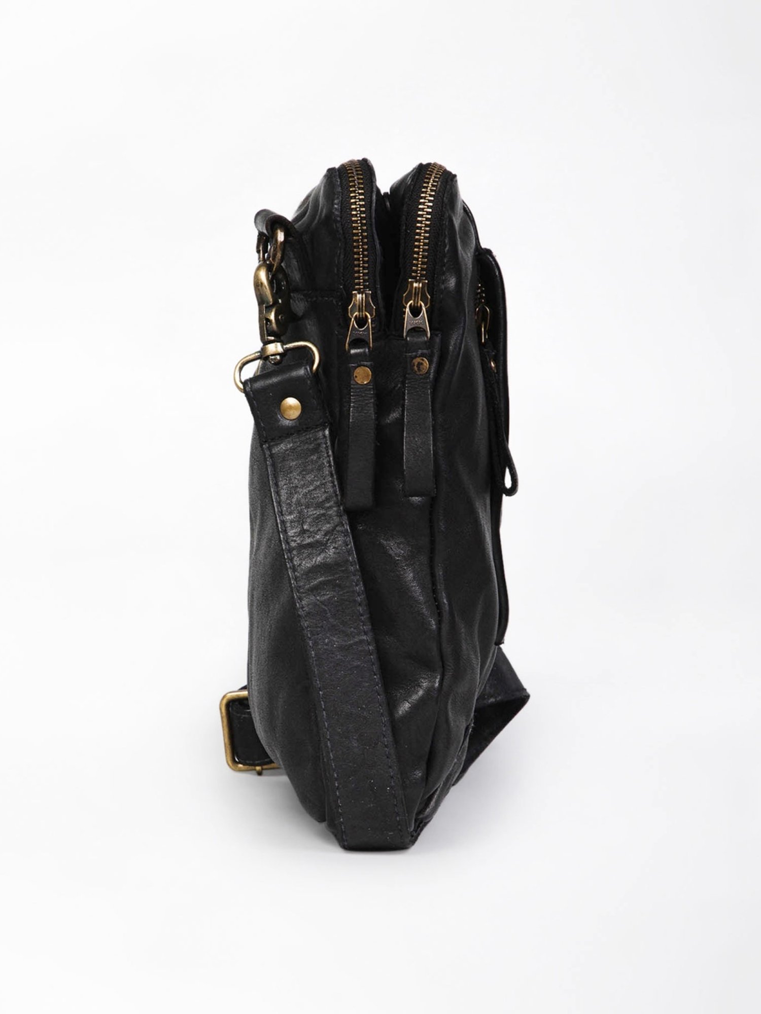 Art N Vintage Oliver Black Leather Solid Medium Cross Body Bag