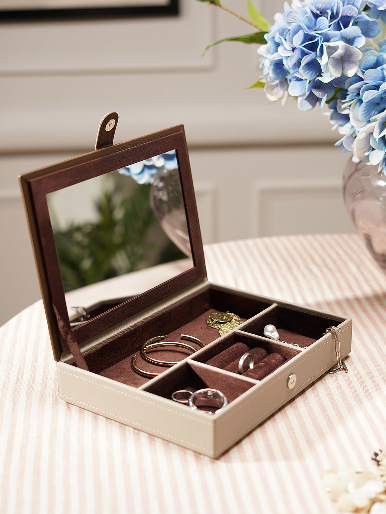 Pure Home and Living Beige Leather Solid Jewellery Organiser