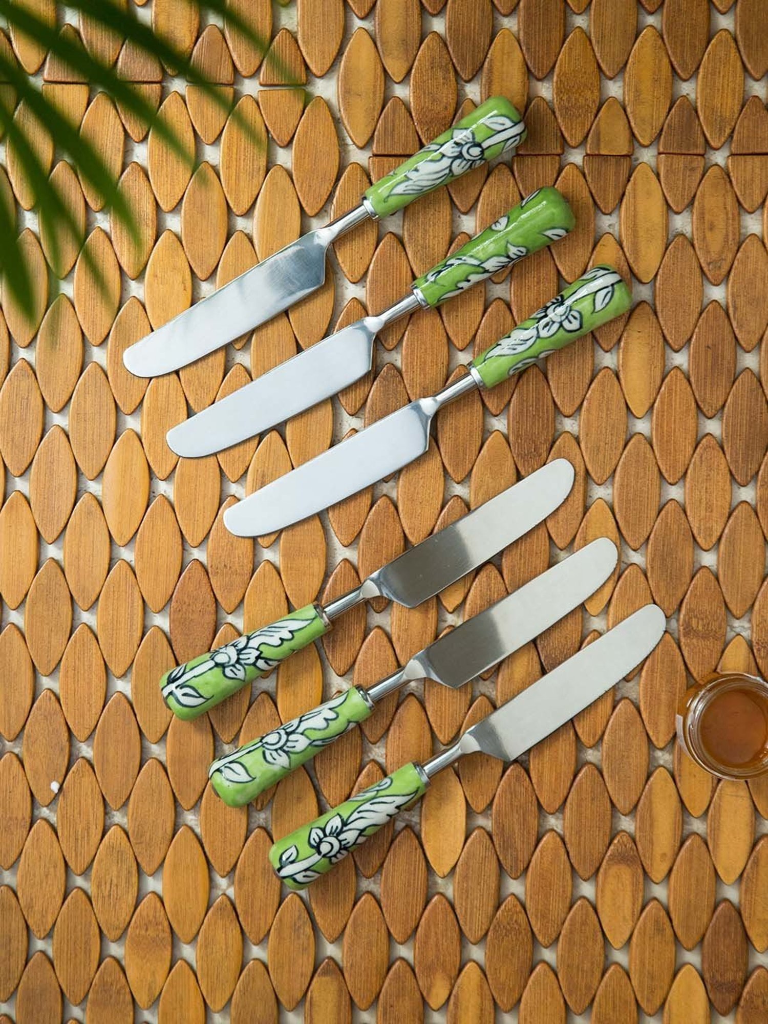 ExclusiveLane 'The Mughal Zahri' Hand-Painted Table Knives In Stainless Steel & Ceramic (Set of 6)
