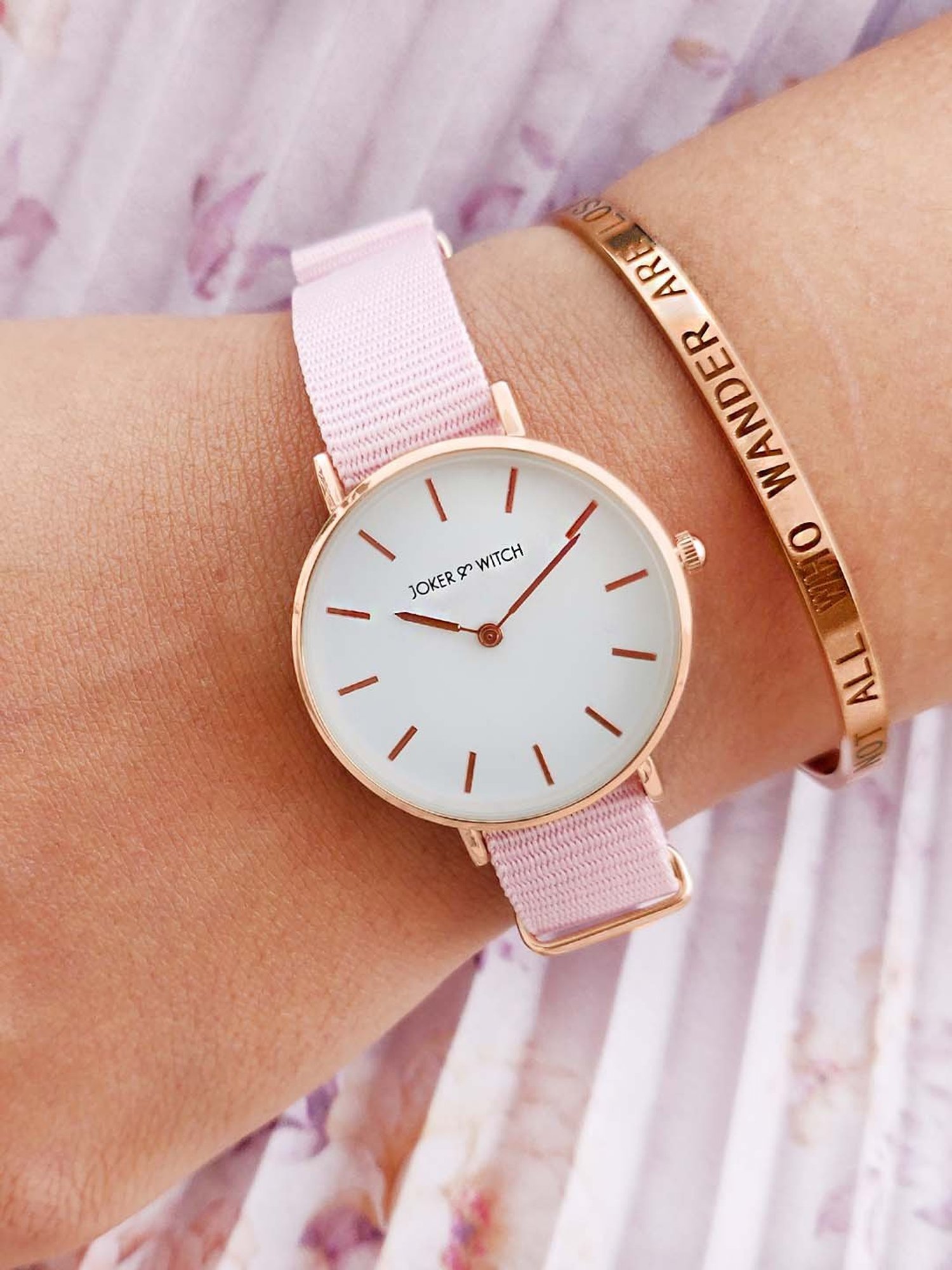 Daniel Klein DKG002-1 Analog Watch for Women With Bracelets