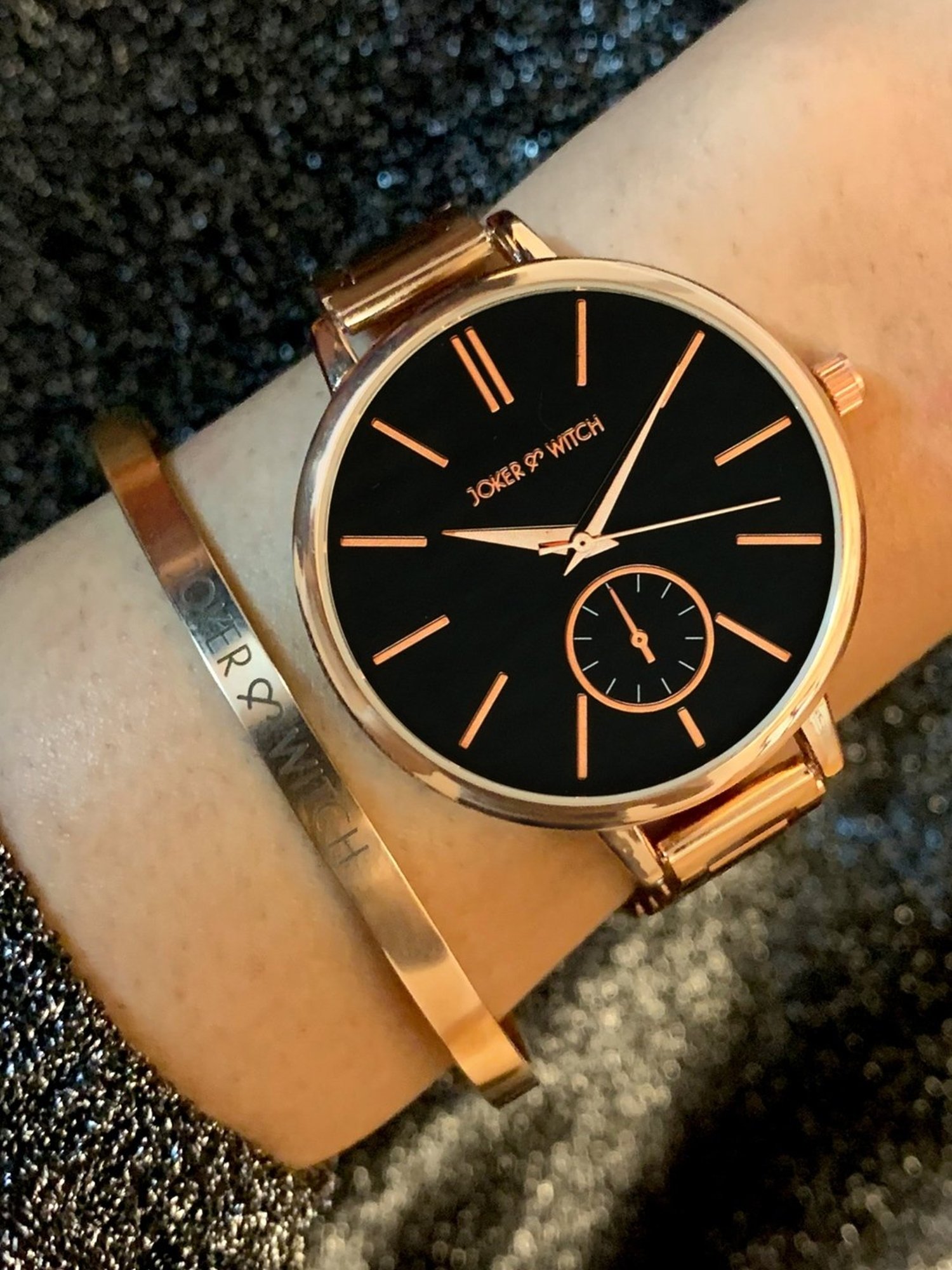 Joker & WItch JWBS242 Analog Watch for Women With Bracelet