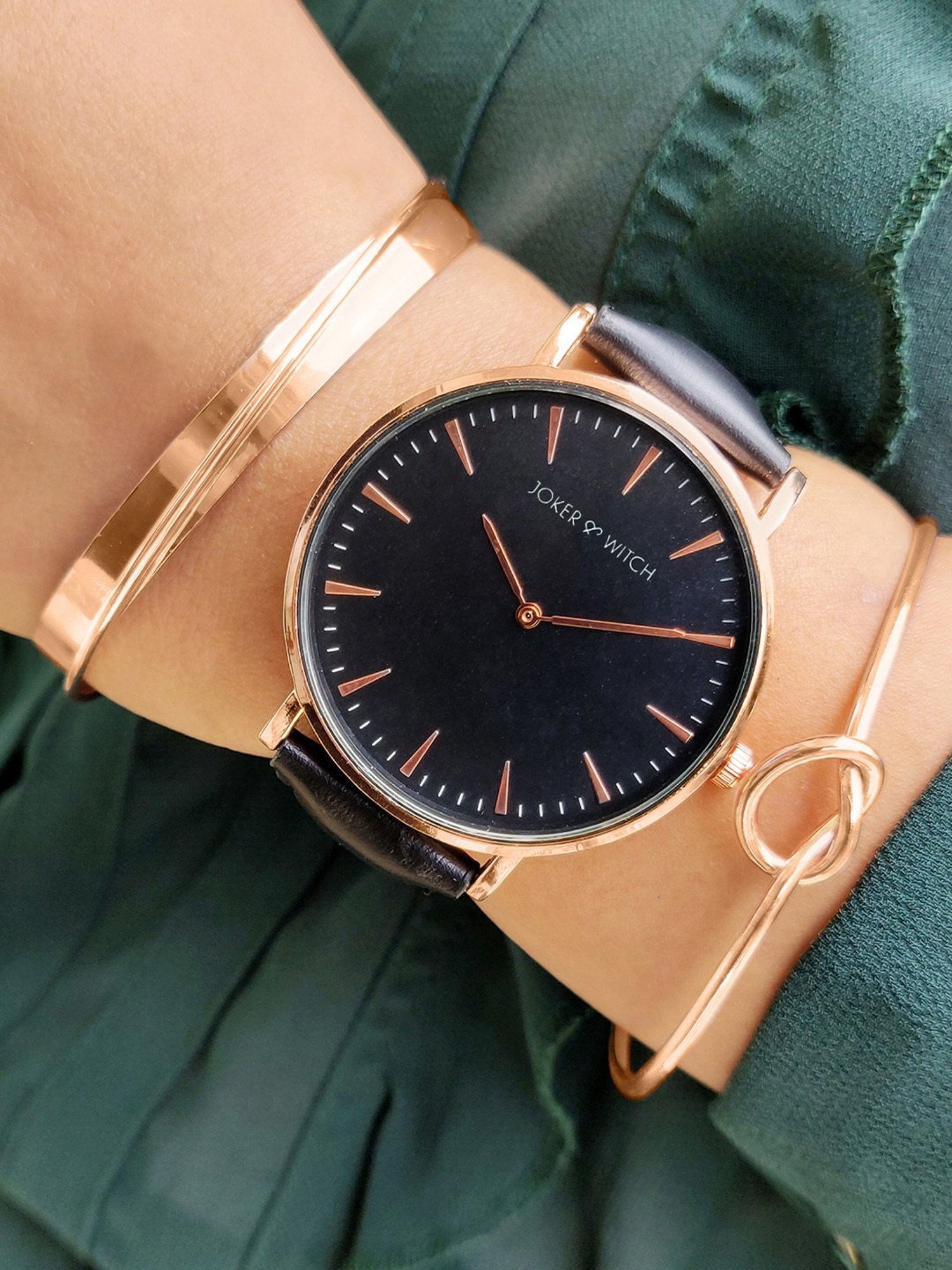 Joker & WItch JWBS213 Analog Watch with Bracelet Gift Set for Women