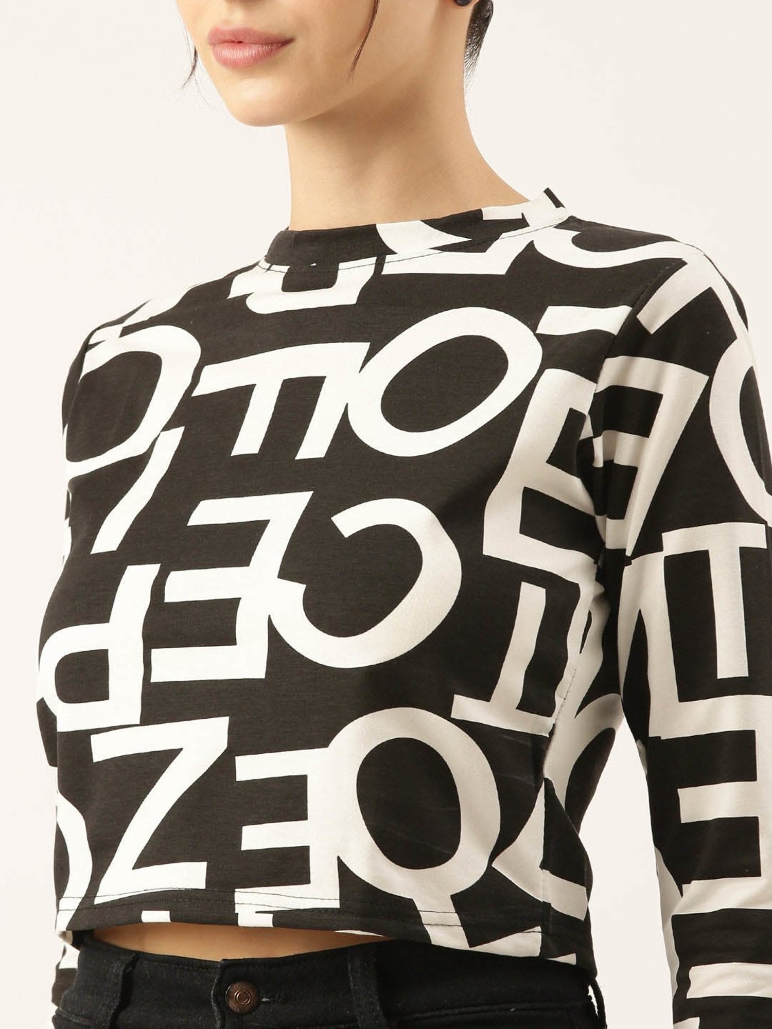 SHOWOFF Black & White Graphic Print Crop T-Shirt