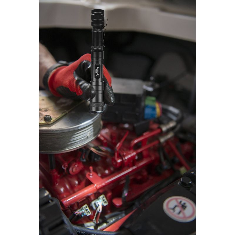 Police Security Sleuth 2.0 300 Lumens LED Flashlight