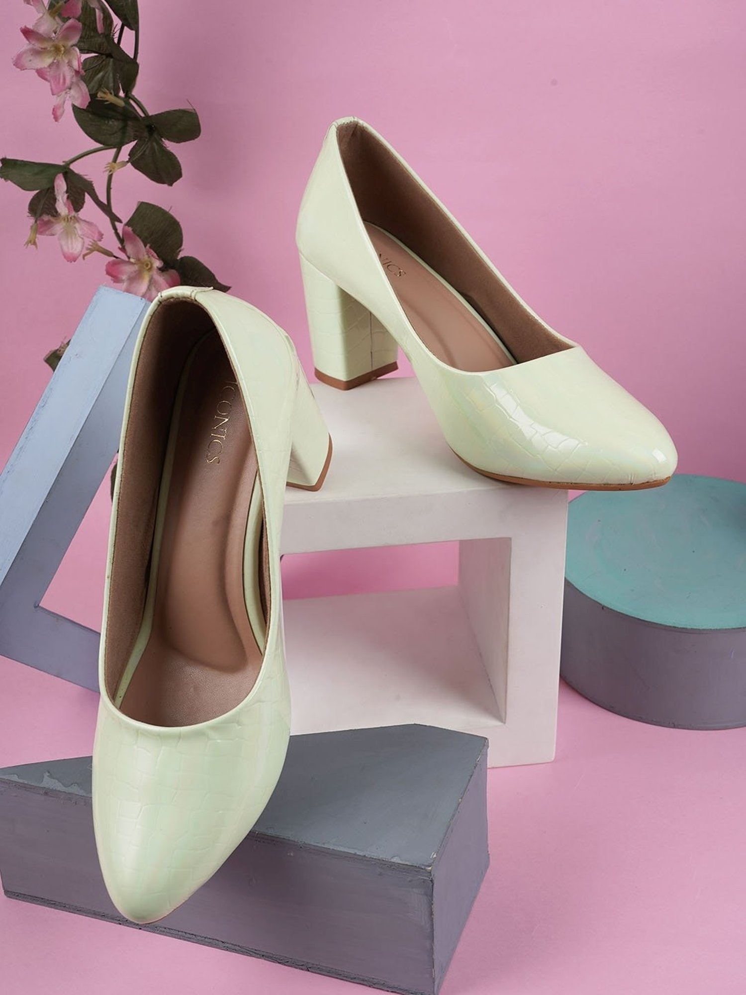 Iconics Women's Green Formal Pumps