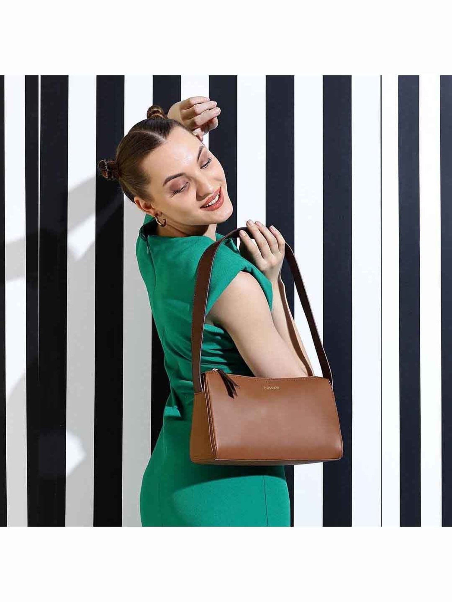 Favore Brown Solid Medium Shoulder