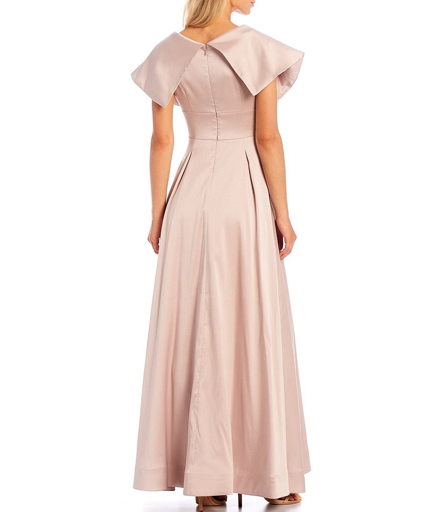 Aidan Mattox Portrait V-Neck Collar Short Sleeve Ball Gown