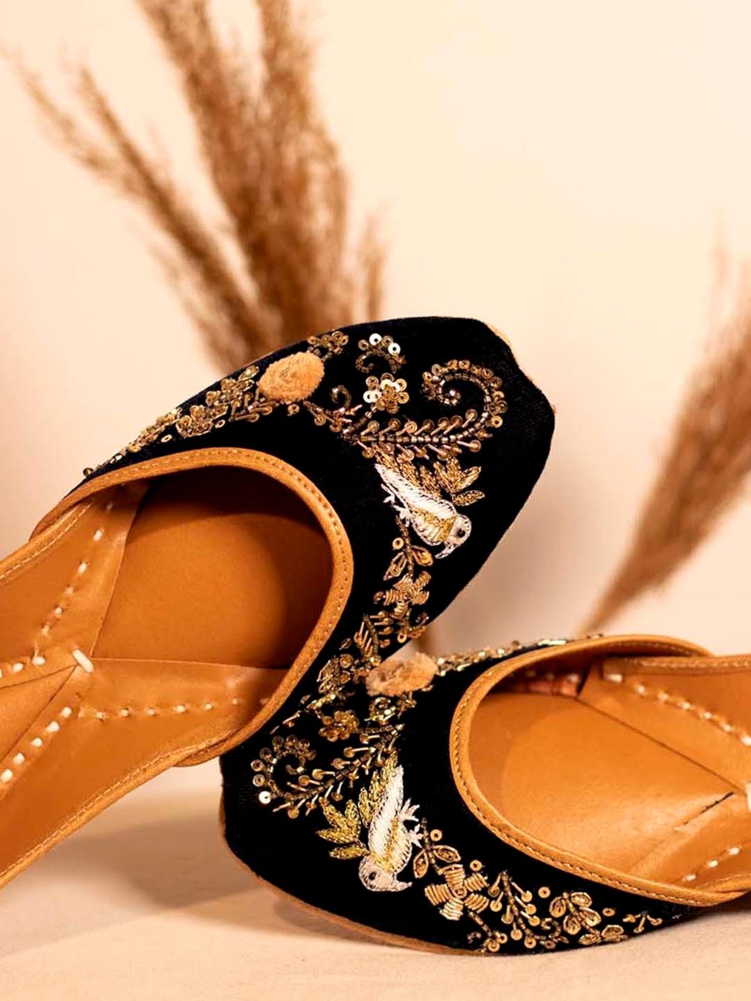 Glam Story Women's Midnight Ethnic Juttis