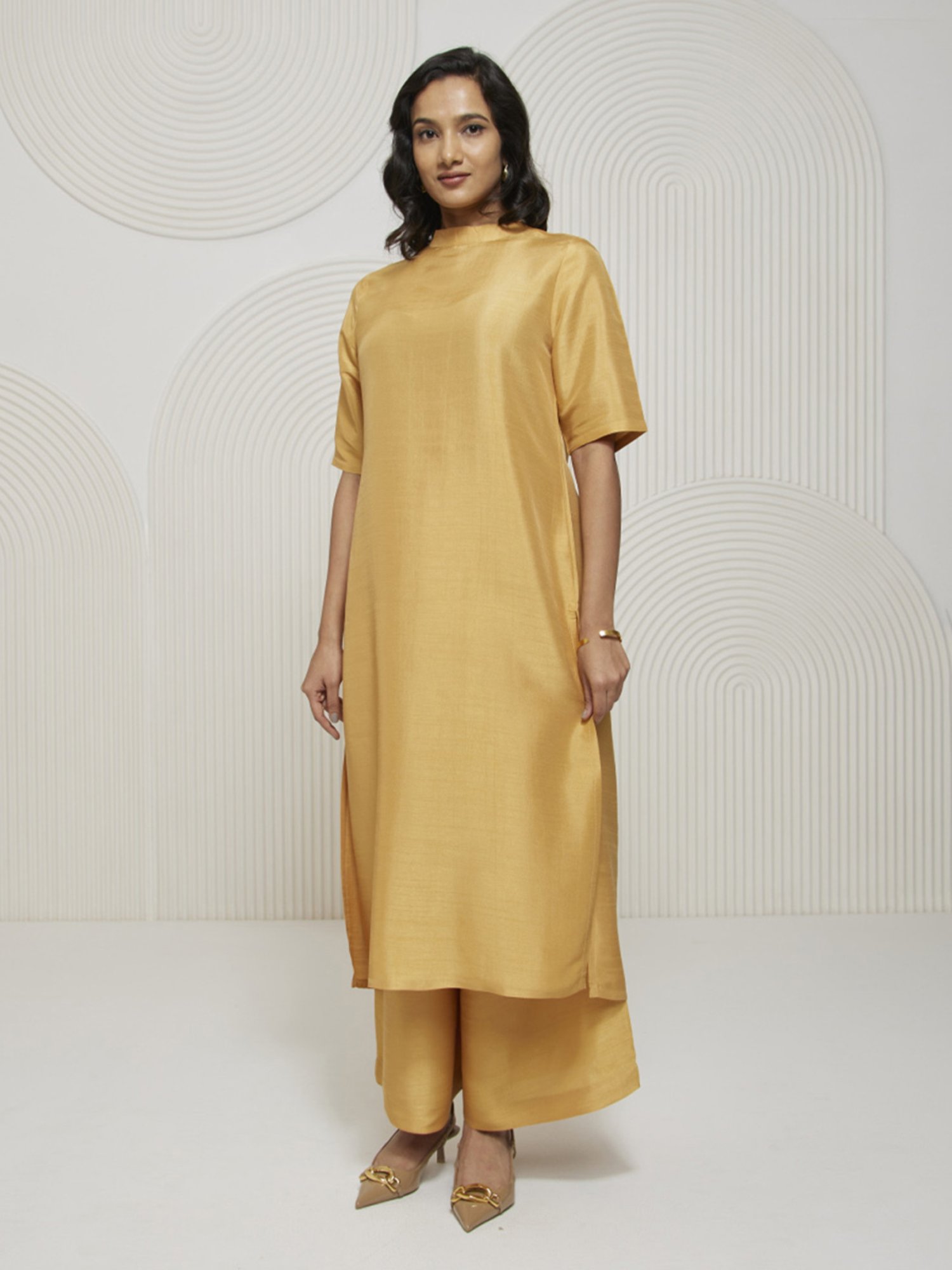 Artagai Gold Earth Elevated Basics Round Neck Kurta With Back Inverted Box Pleat & Wide Leg Trouser
