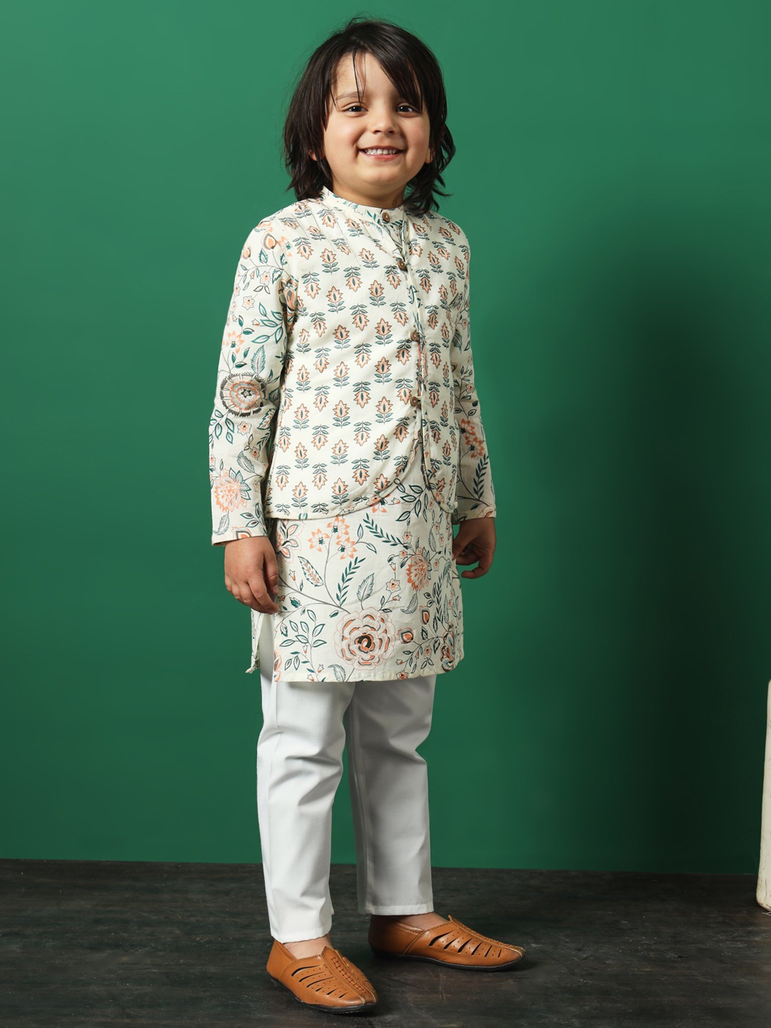 READIPRINT FASHIONS Kids White Floral Print Full Sleeves Kurta, Pyjamas with Jacket