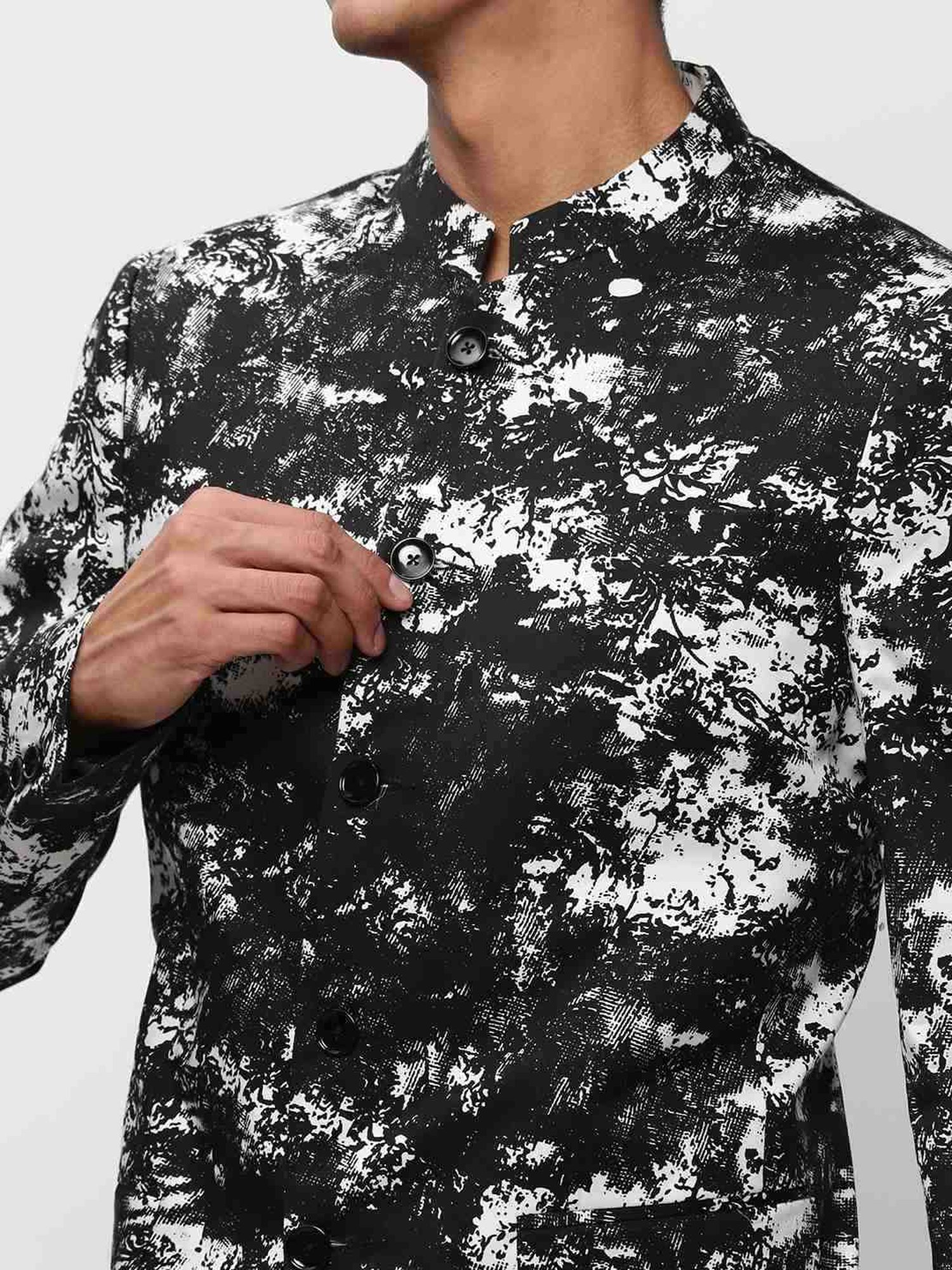 SHOWOFF Black Slim Fit Printed Blazer