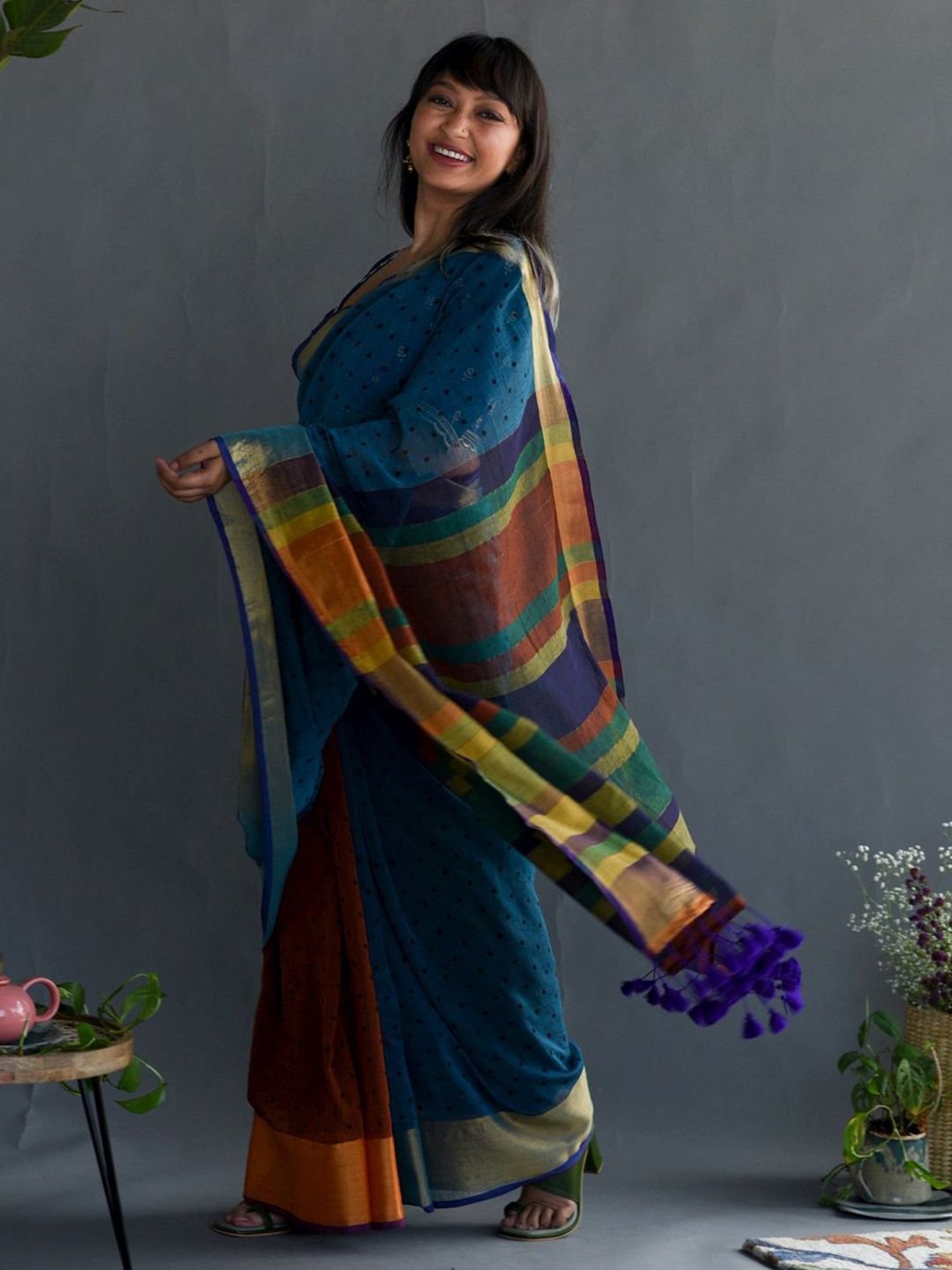 Suta Blue Cotton Printed Saree Without Blouse