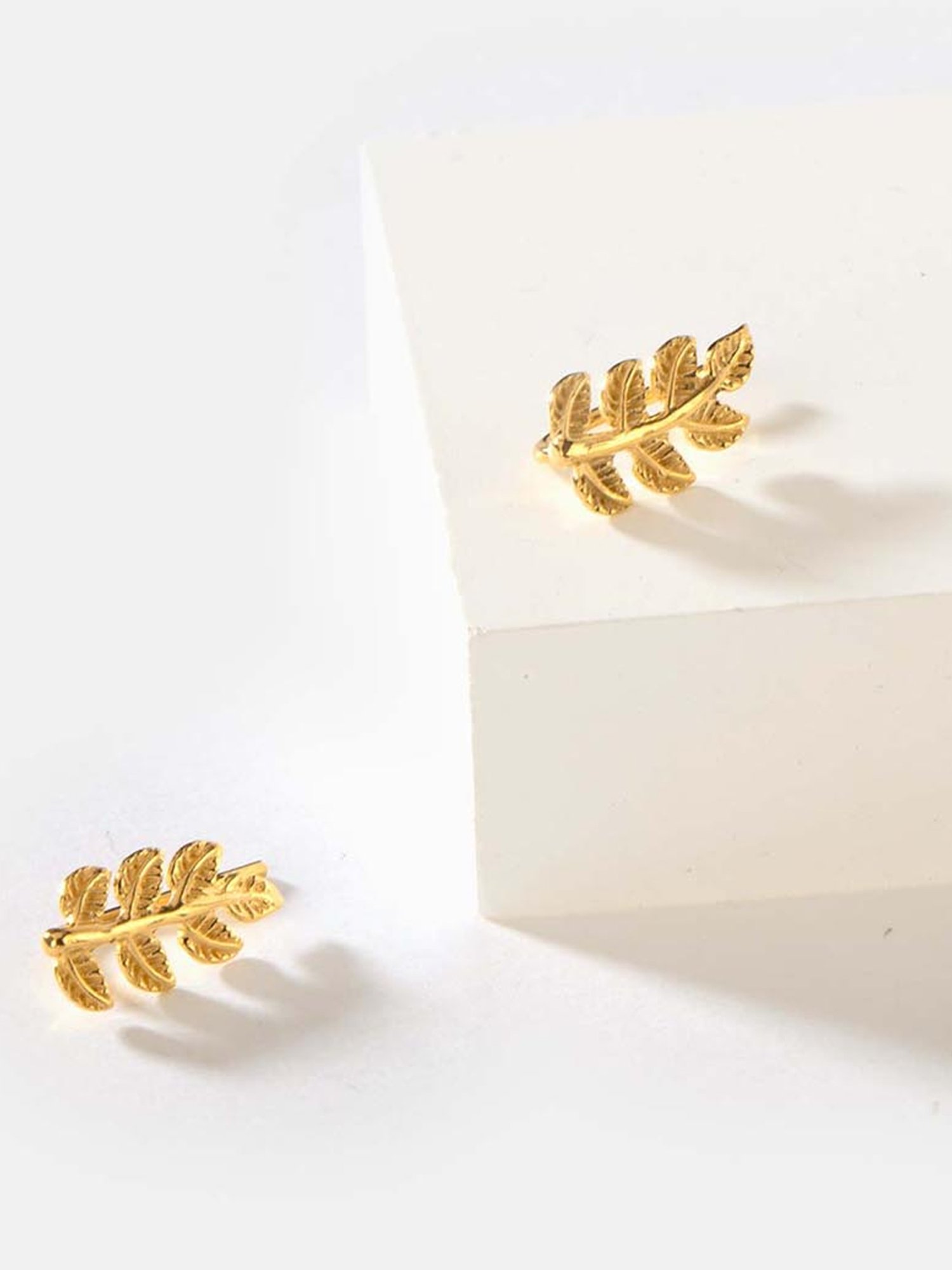 Shaya 92.5 Sterling Silver Falling for You Earrings for Women