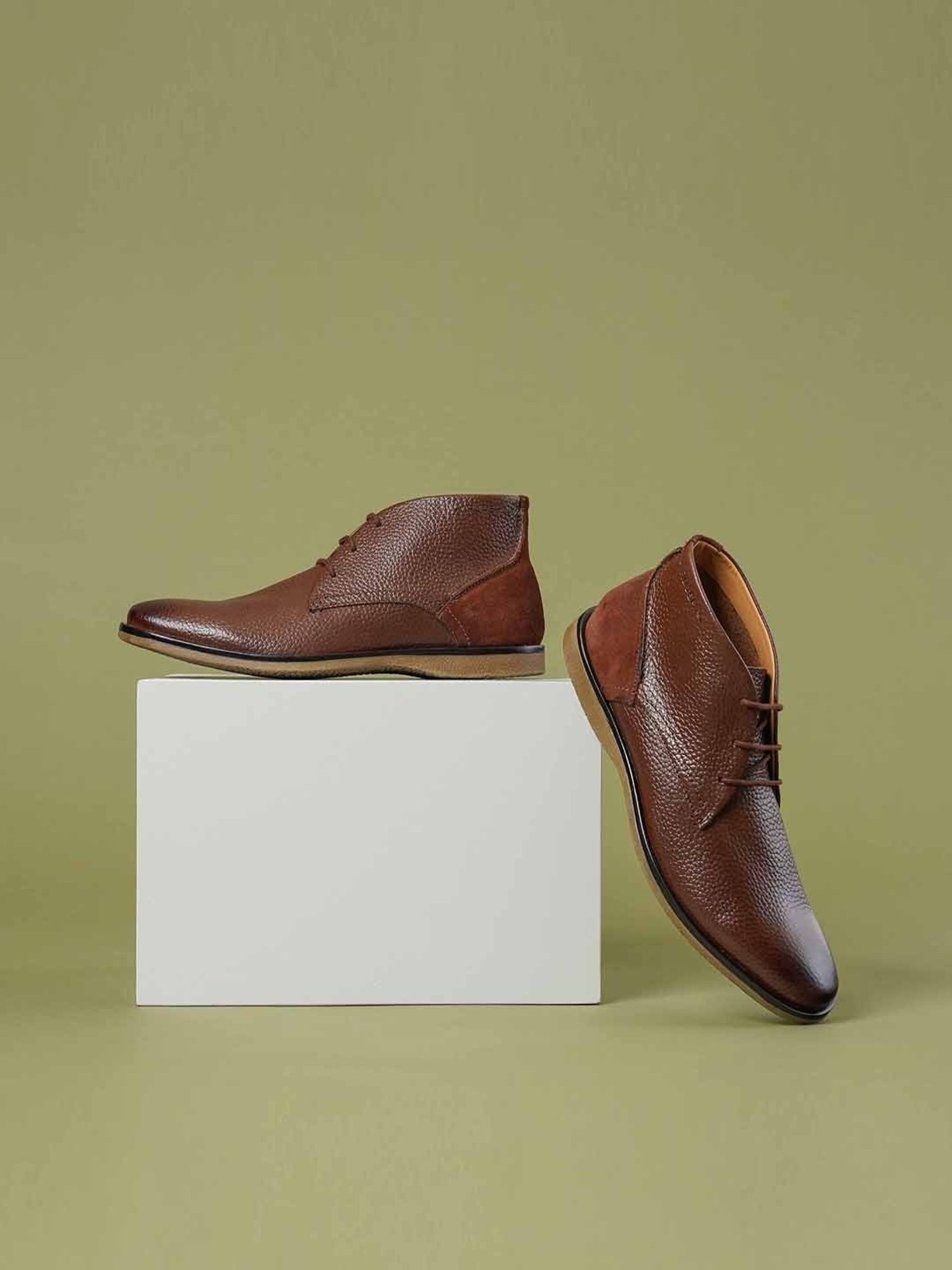 Ruosh Men's Brown Chukka Boots