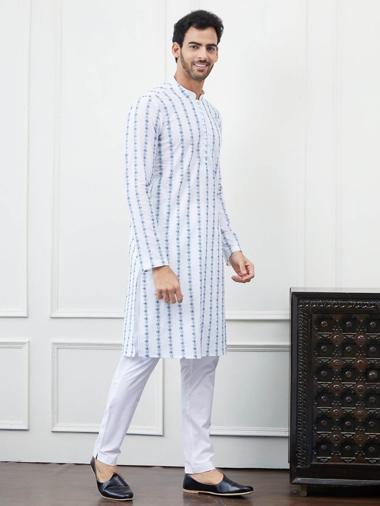 See Designs White & Blue Cotton Regular Fit Chikankari Kurta