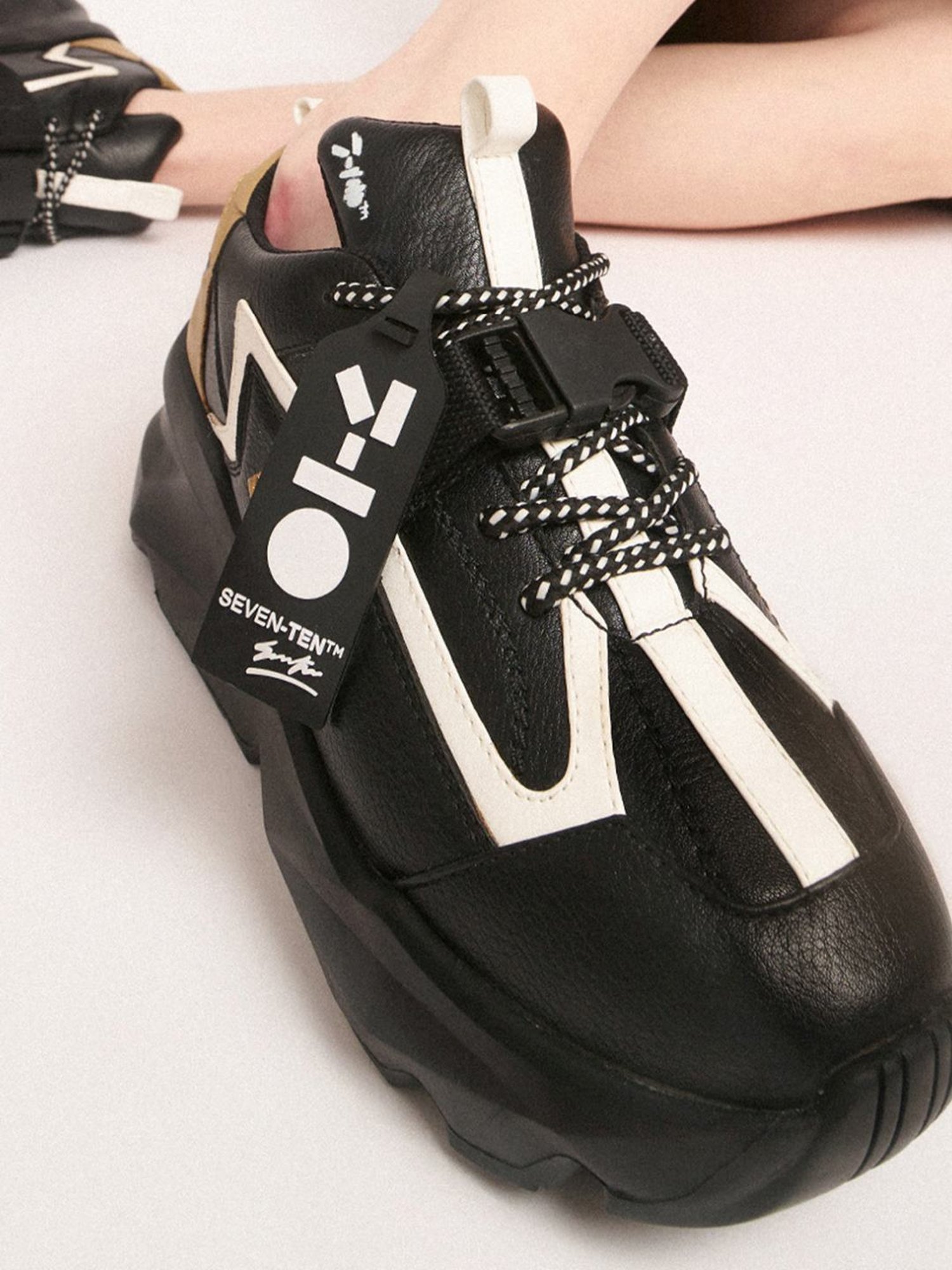 7-10 Women's Black & Gold Elevate Street Sneakers