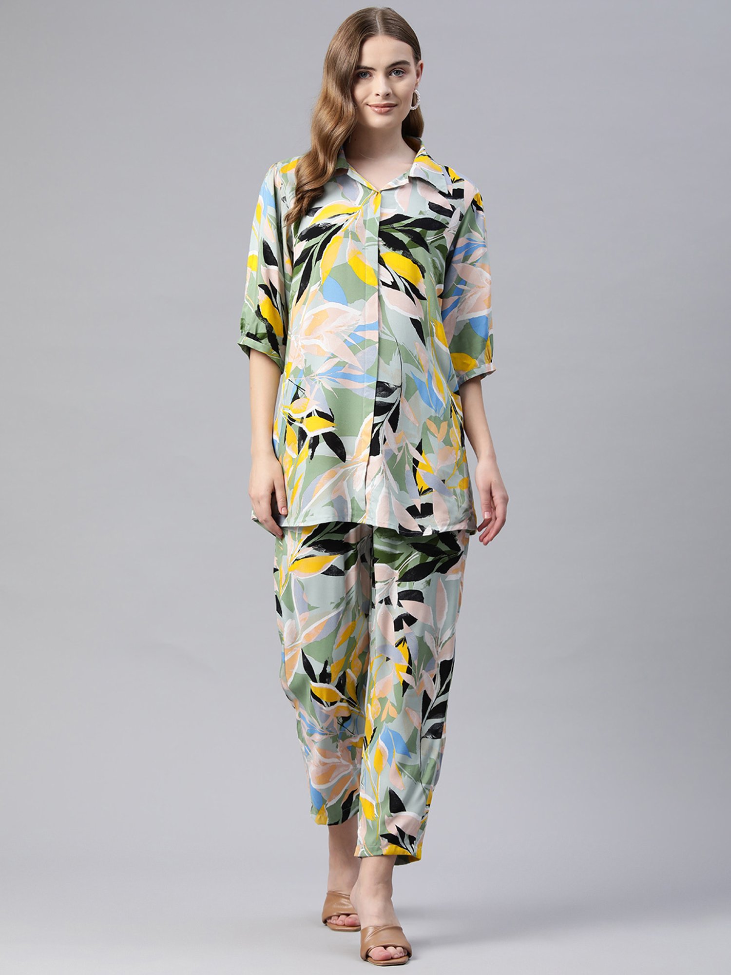 One Femme Green Printed Shirt With Trousers