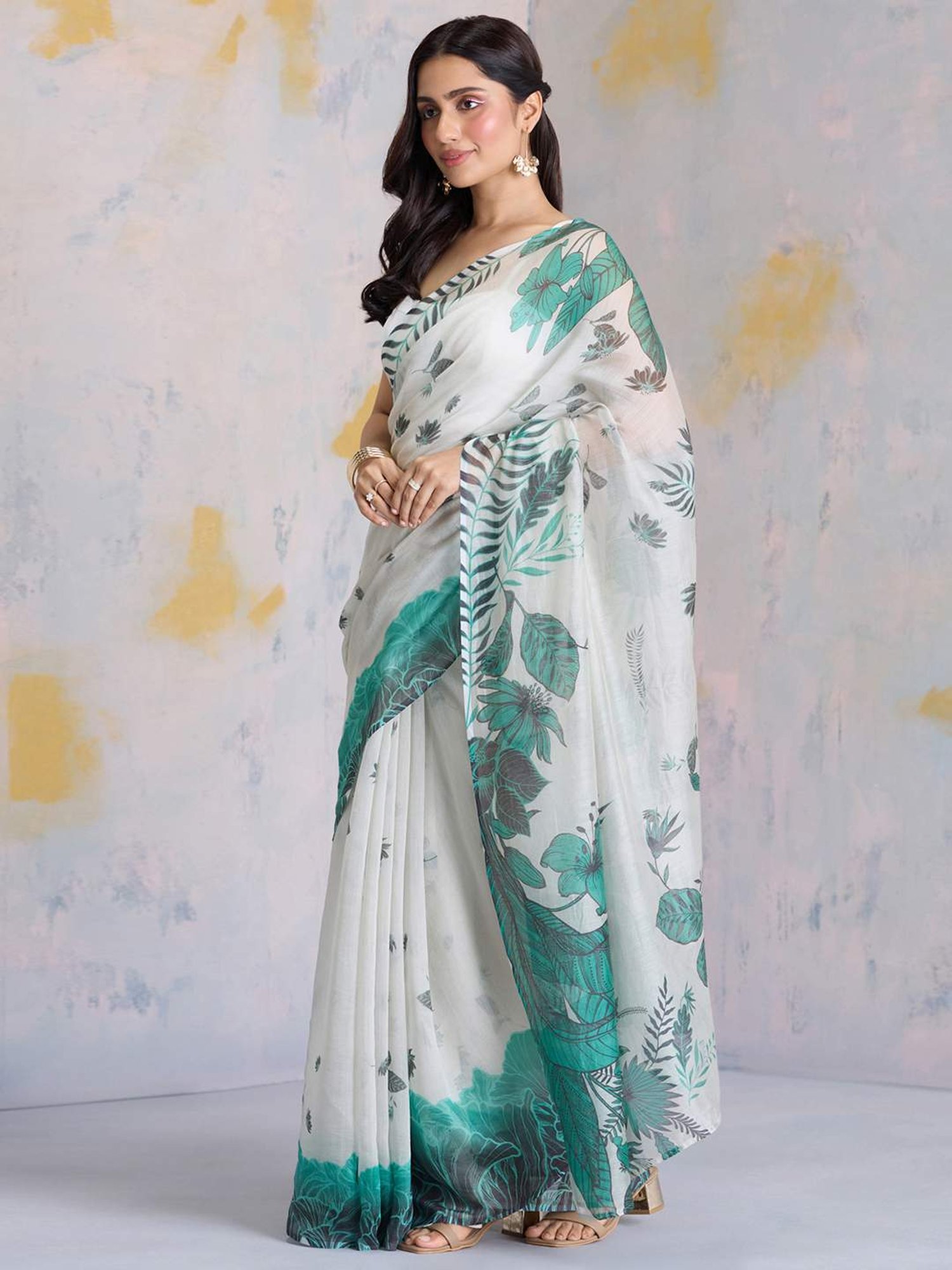 navyasa by liva Off-White & Green Printed Saree With Unstitched Blouse