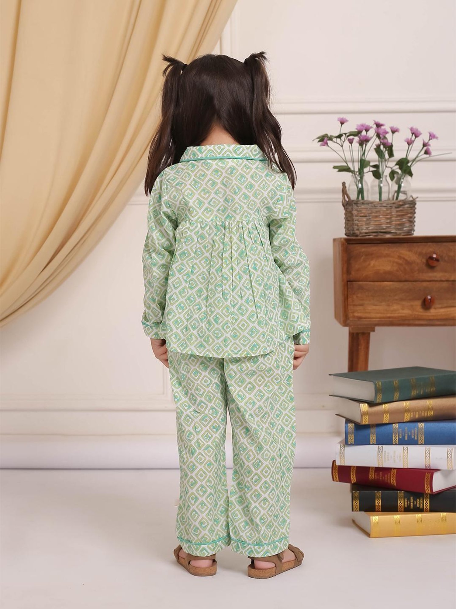 Budding Bees Girls Green Printed Full Sleeves Shirt with Pyjamas