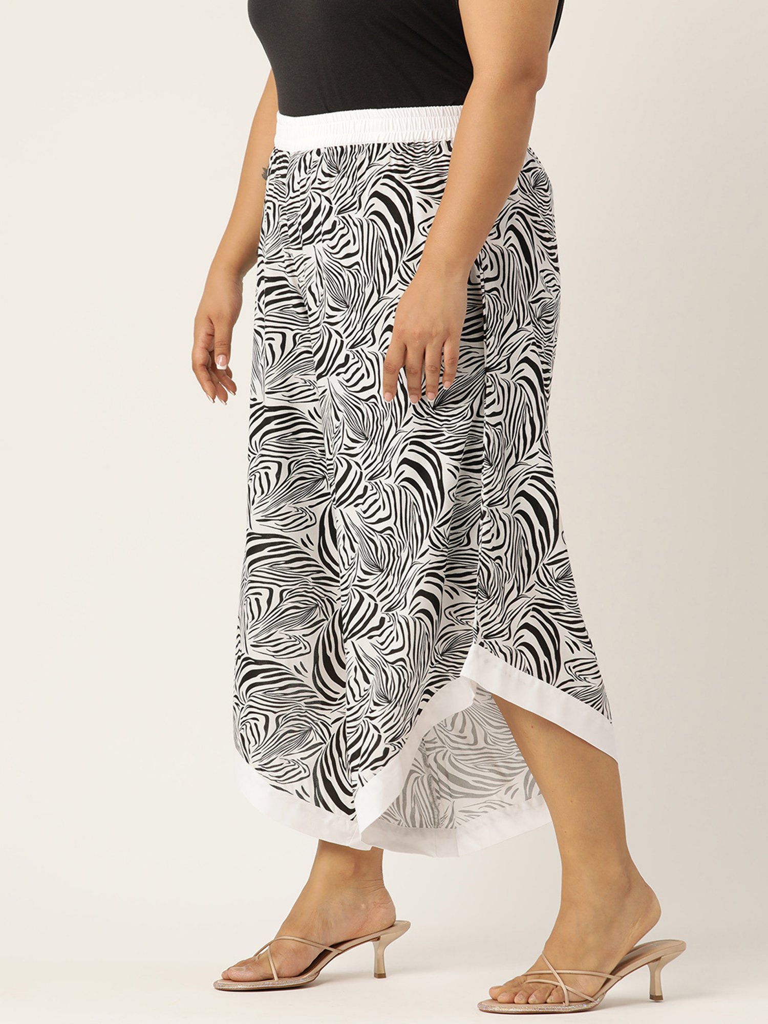 theRebelinme White & Black Printed Relaxed Fit High Rise Plus Size Culottes