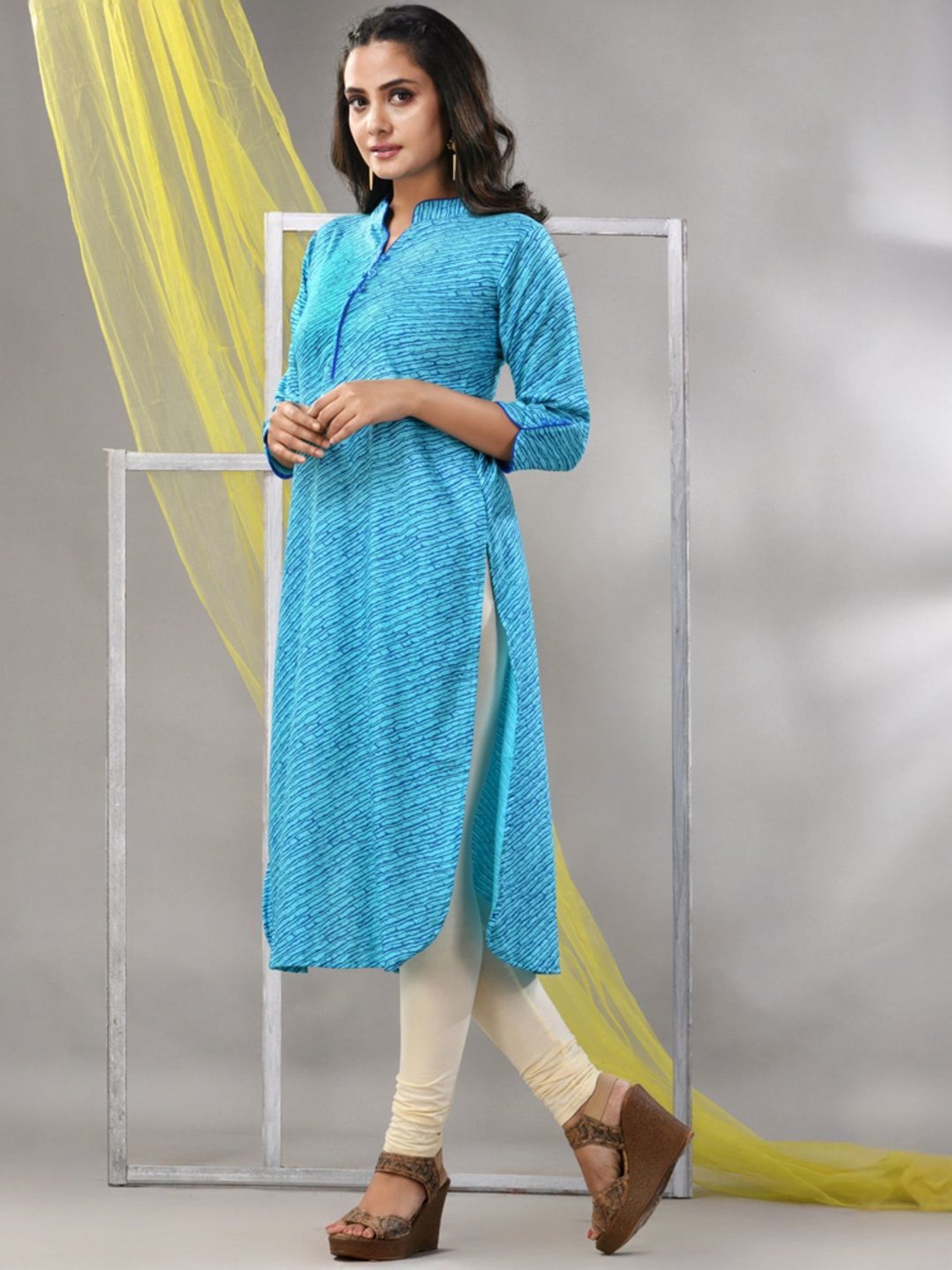 CHARUKRITI Blue Printed Straight Kurta