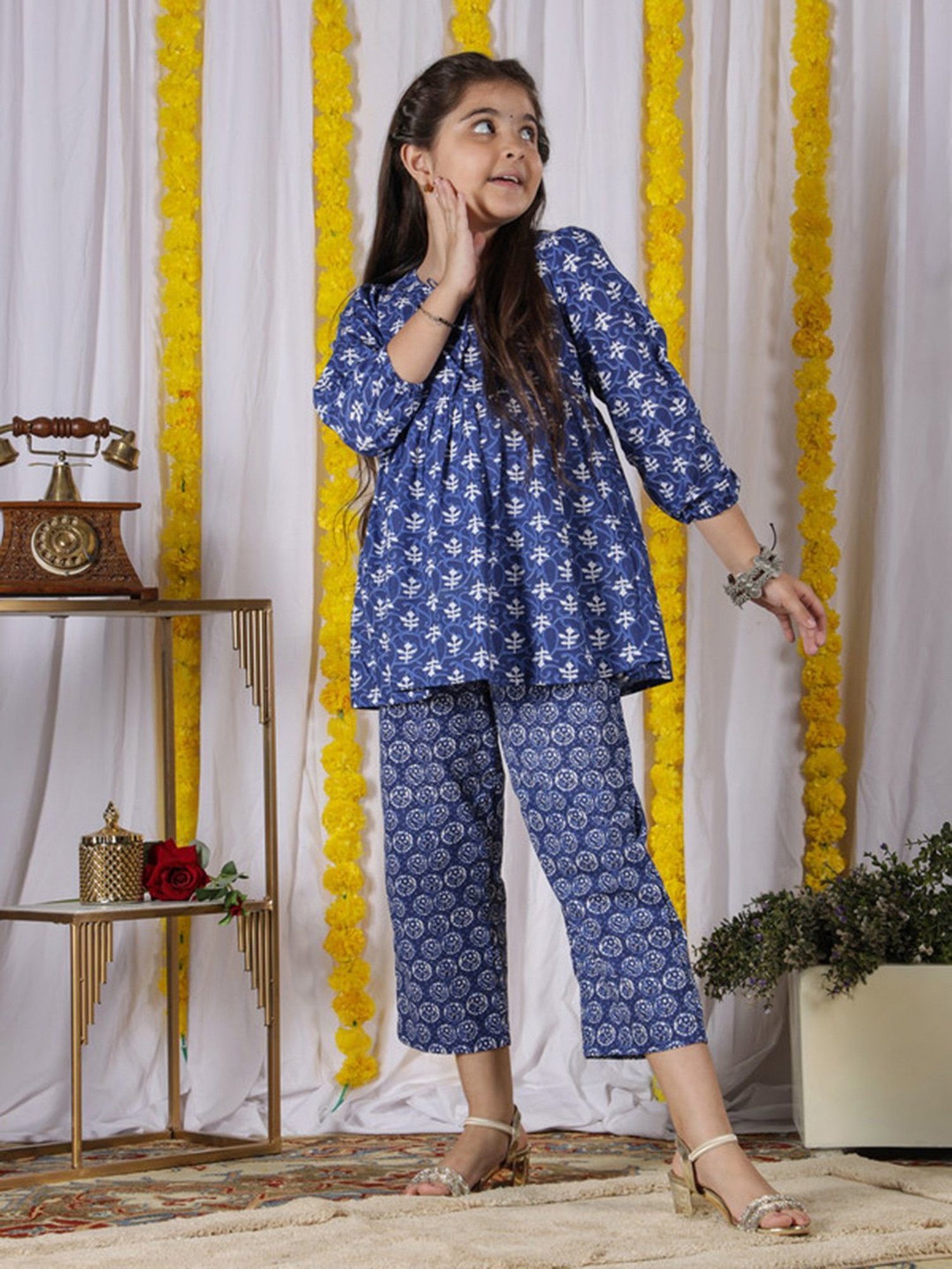 NEUDIS Girls Navy Floral Print Kurta with Trousers