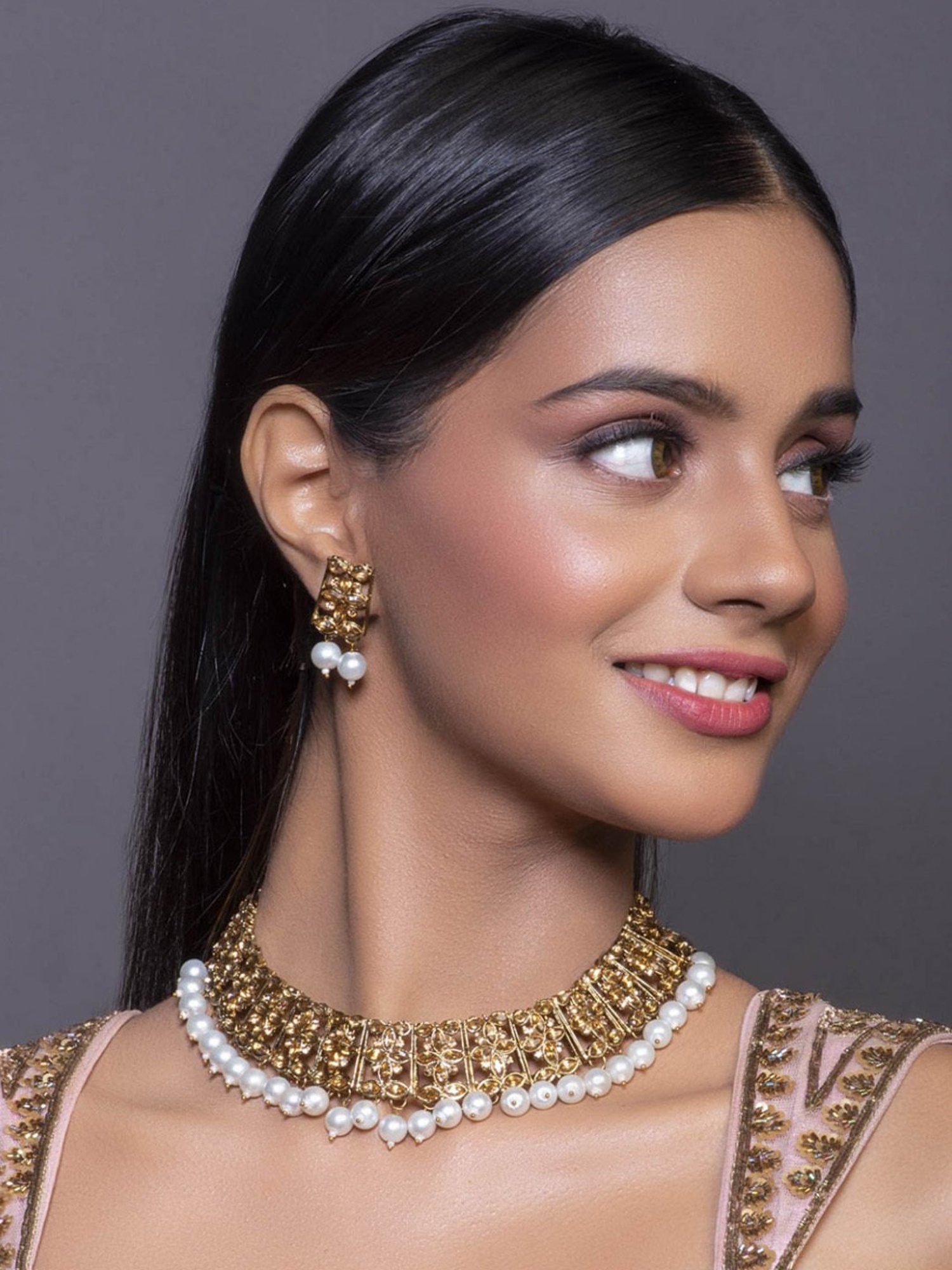 Fida White Jewellery Set