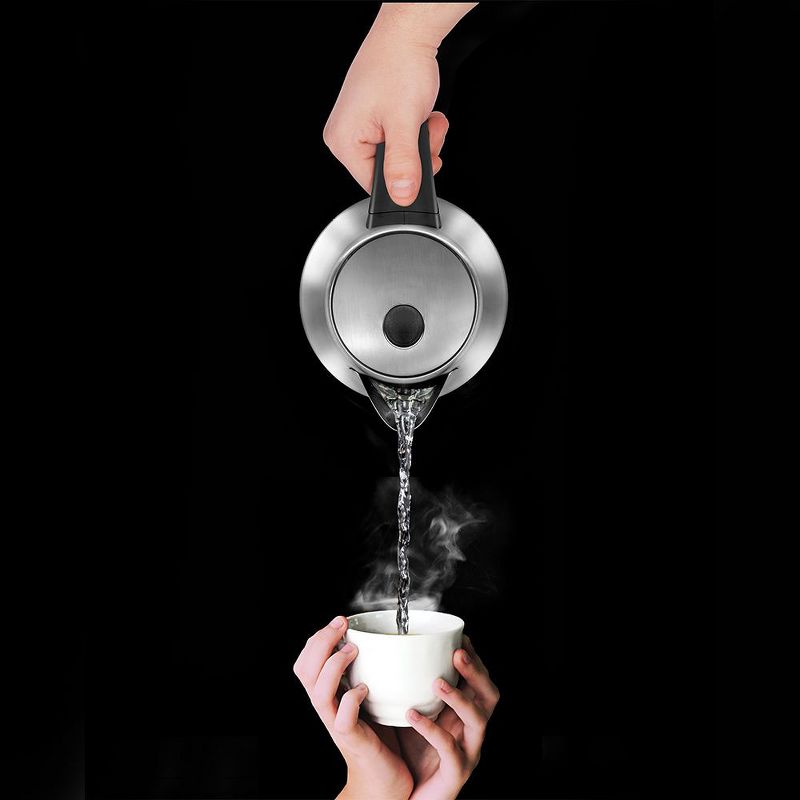 Bodum Bistro 34oz Electric Water Kettle