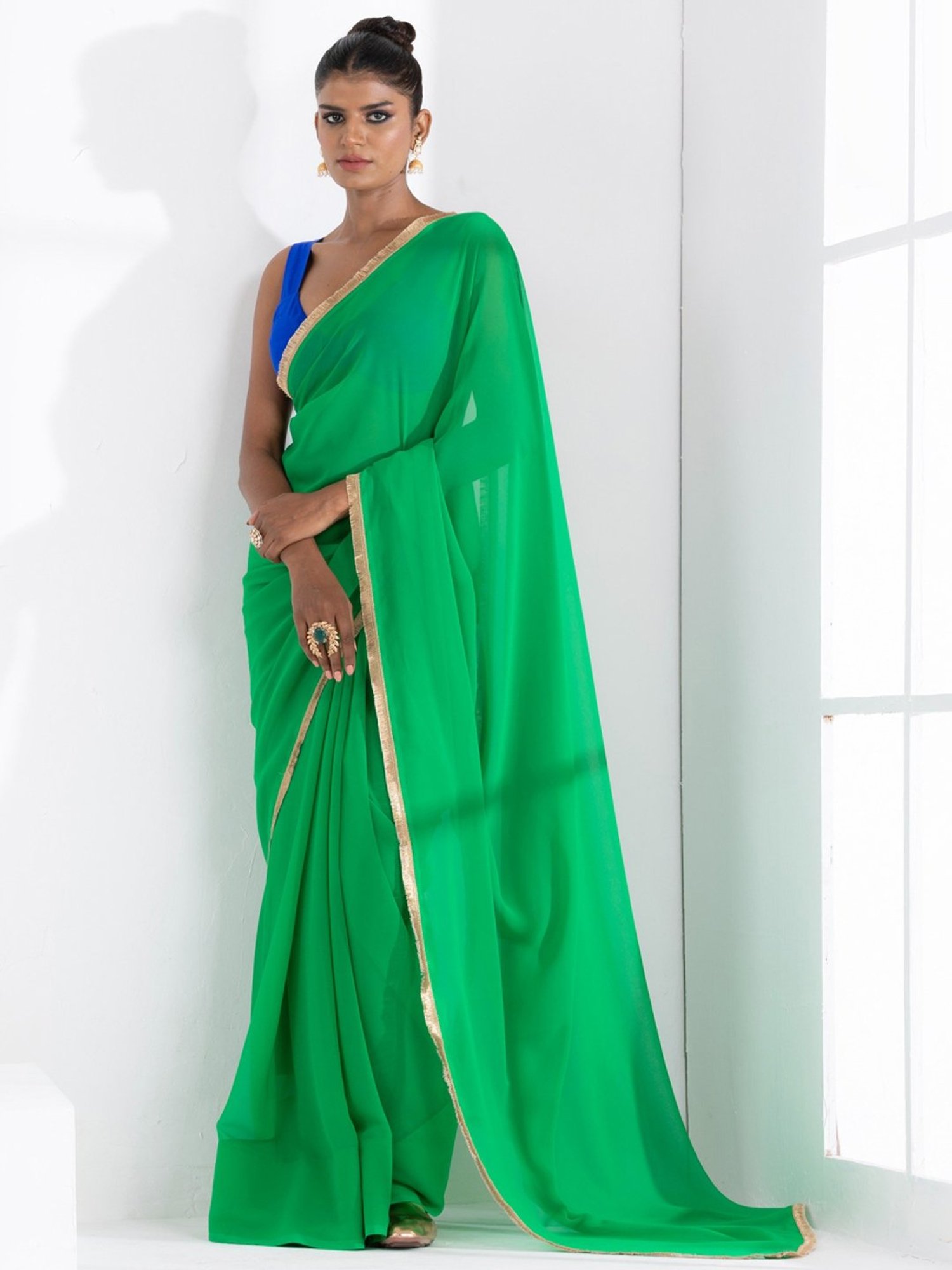 Swtantra Green Plain Saree With Unstitched Blouse