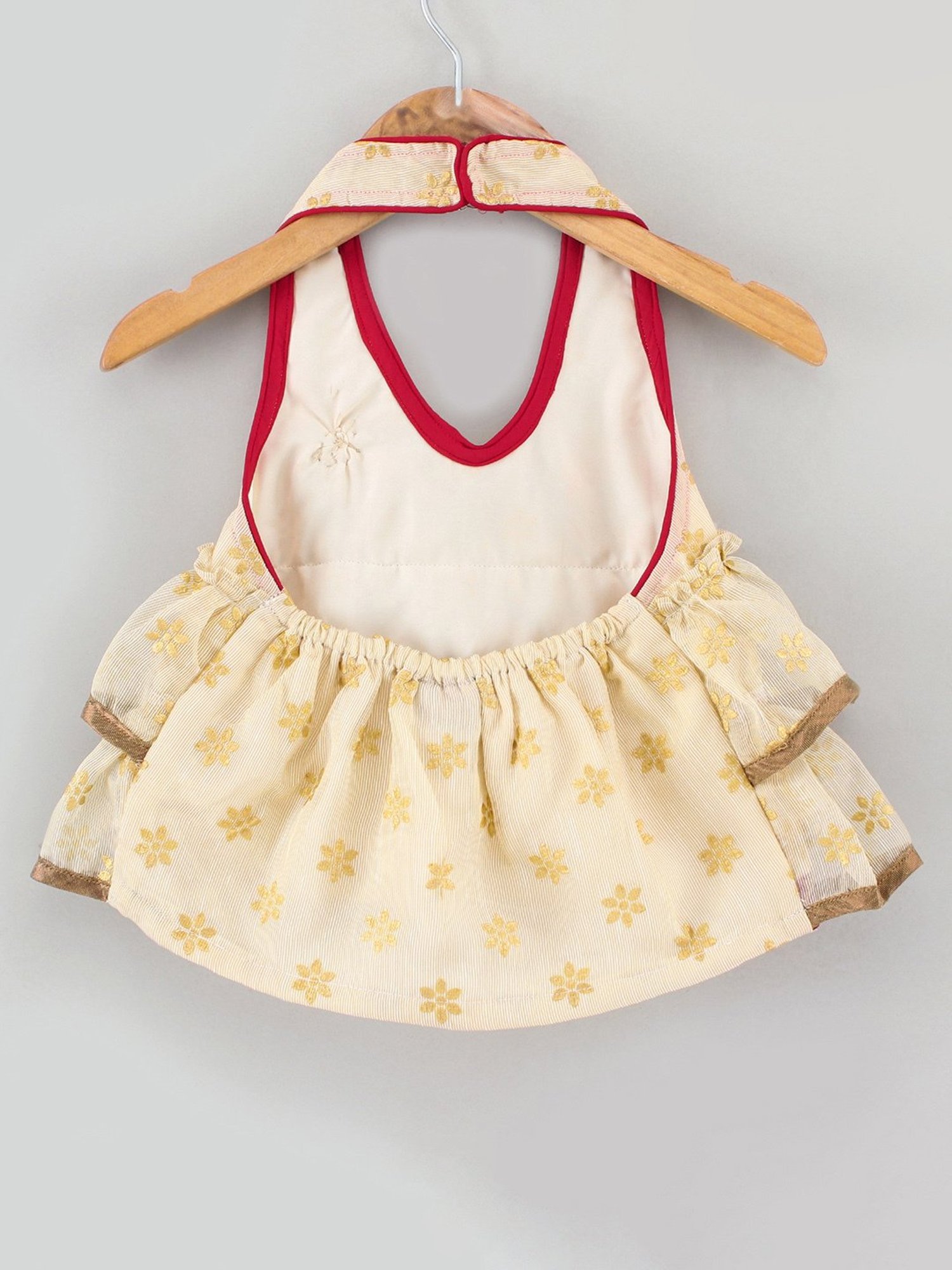 TWISHA Kids Cream & Red Self Design Top with Dhoti