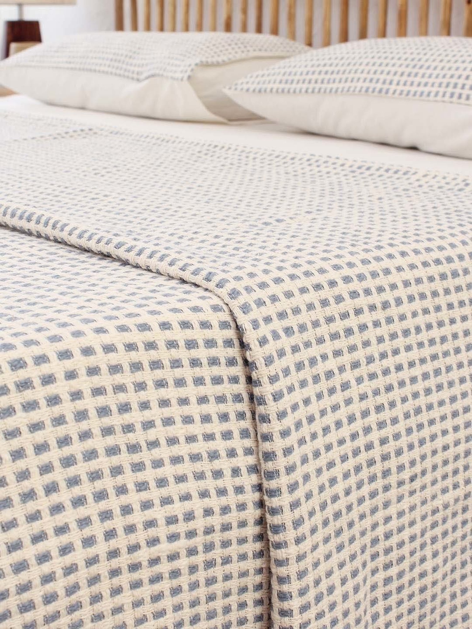 House This Girnar Dark Blue 150 TC Cotton Double Bedcover with 2 Pillow Covers