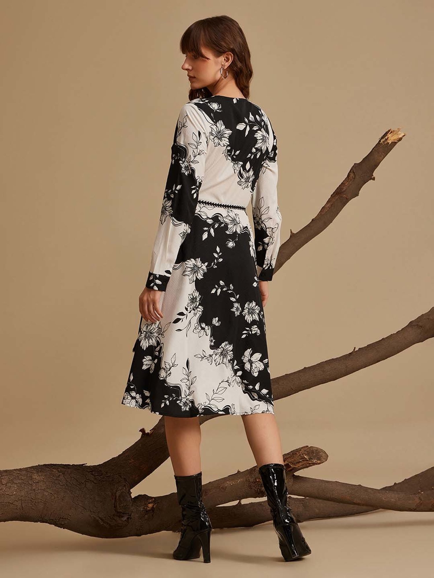 Kazo Black Printed Midi Dress