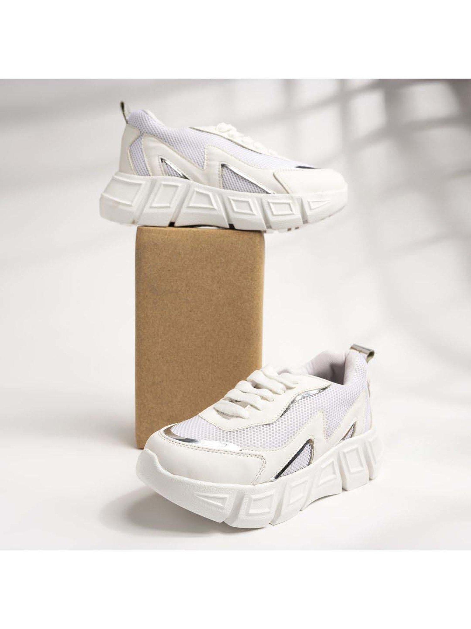 Shoetopia Kids White Walking Shoes