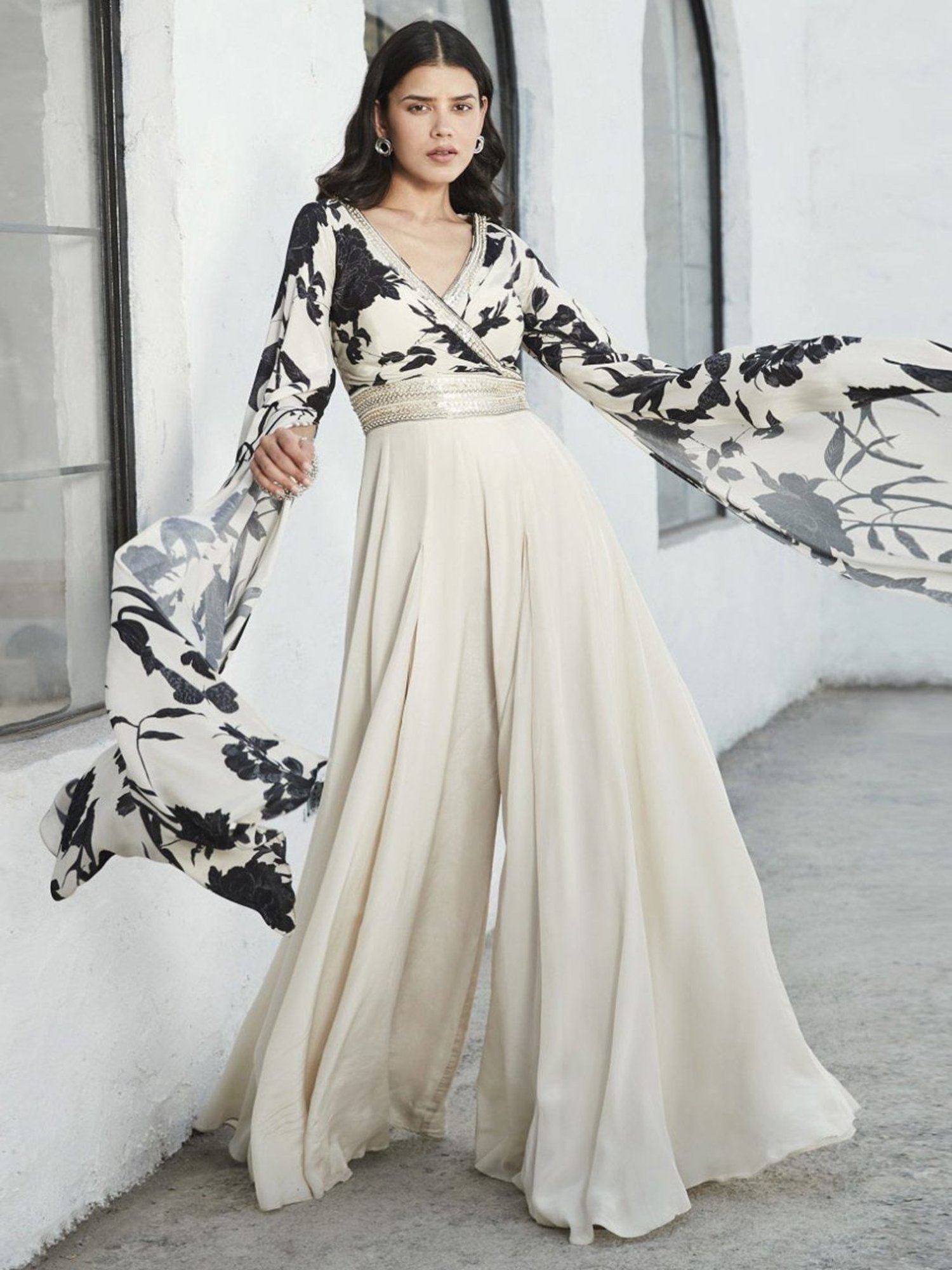 Basanti Kapde aur Koffee Ivory & Black Noor Jumpsuit