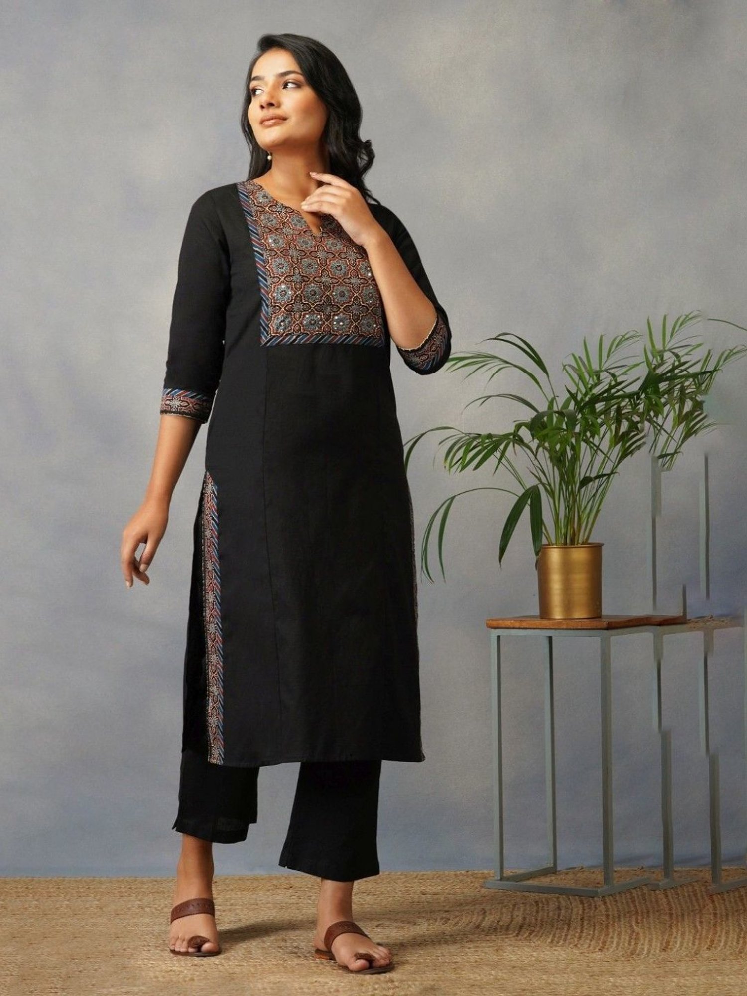 Akiso Bakhair Black Straight Kurta With Ajrak Yoke In Zari Embroidery