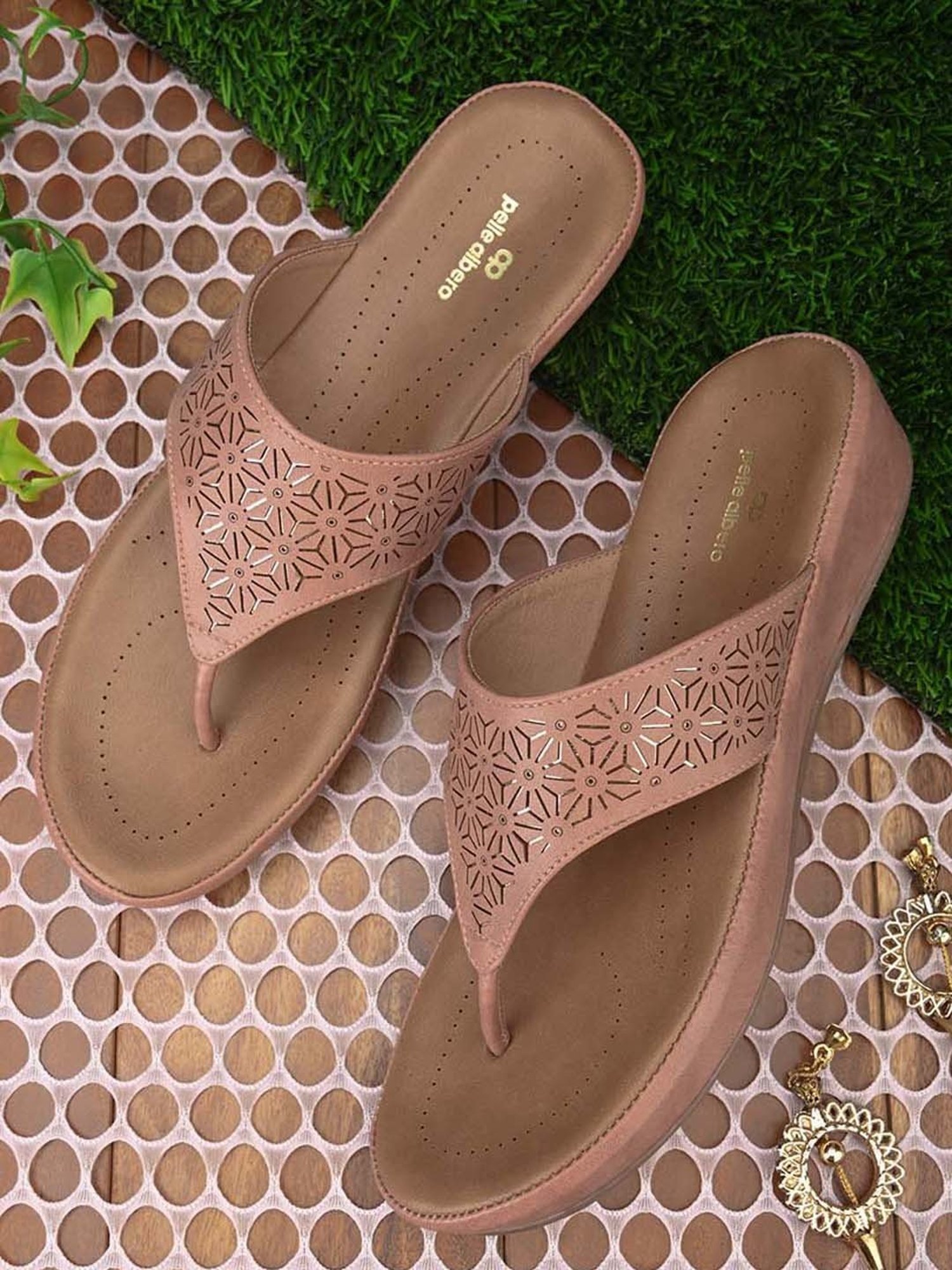 Pelle Albero Women's Peach Thong Wedges