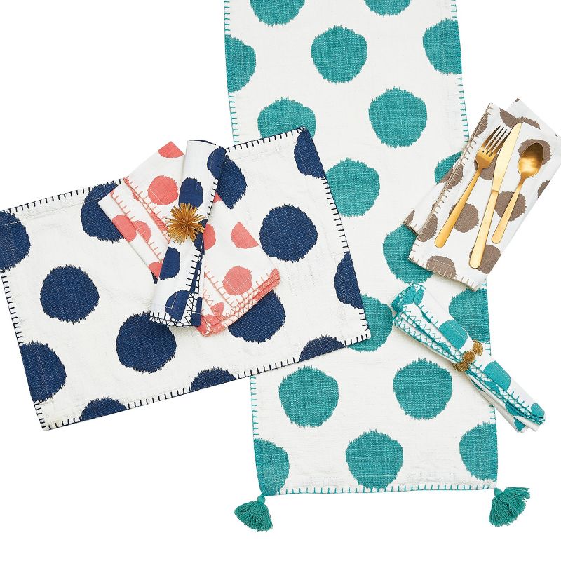 10 Pieces 14.4" Gold Leaf-Shaped Vinyl Placemats, Washable Table Mats Set for Party Decorations and Catering Events