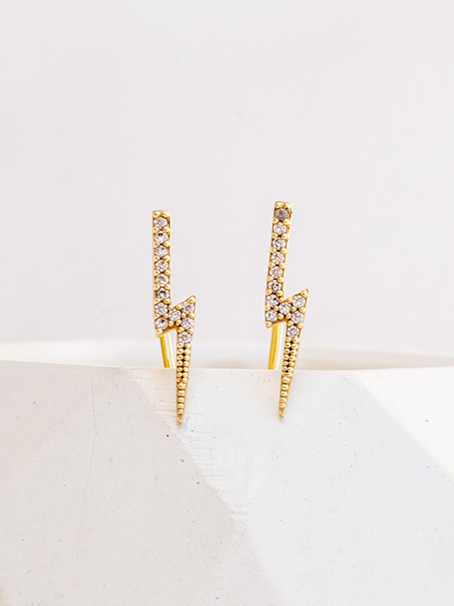 Perfectly Average Lightning Ear Crawler