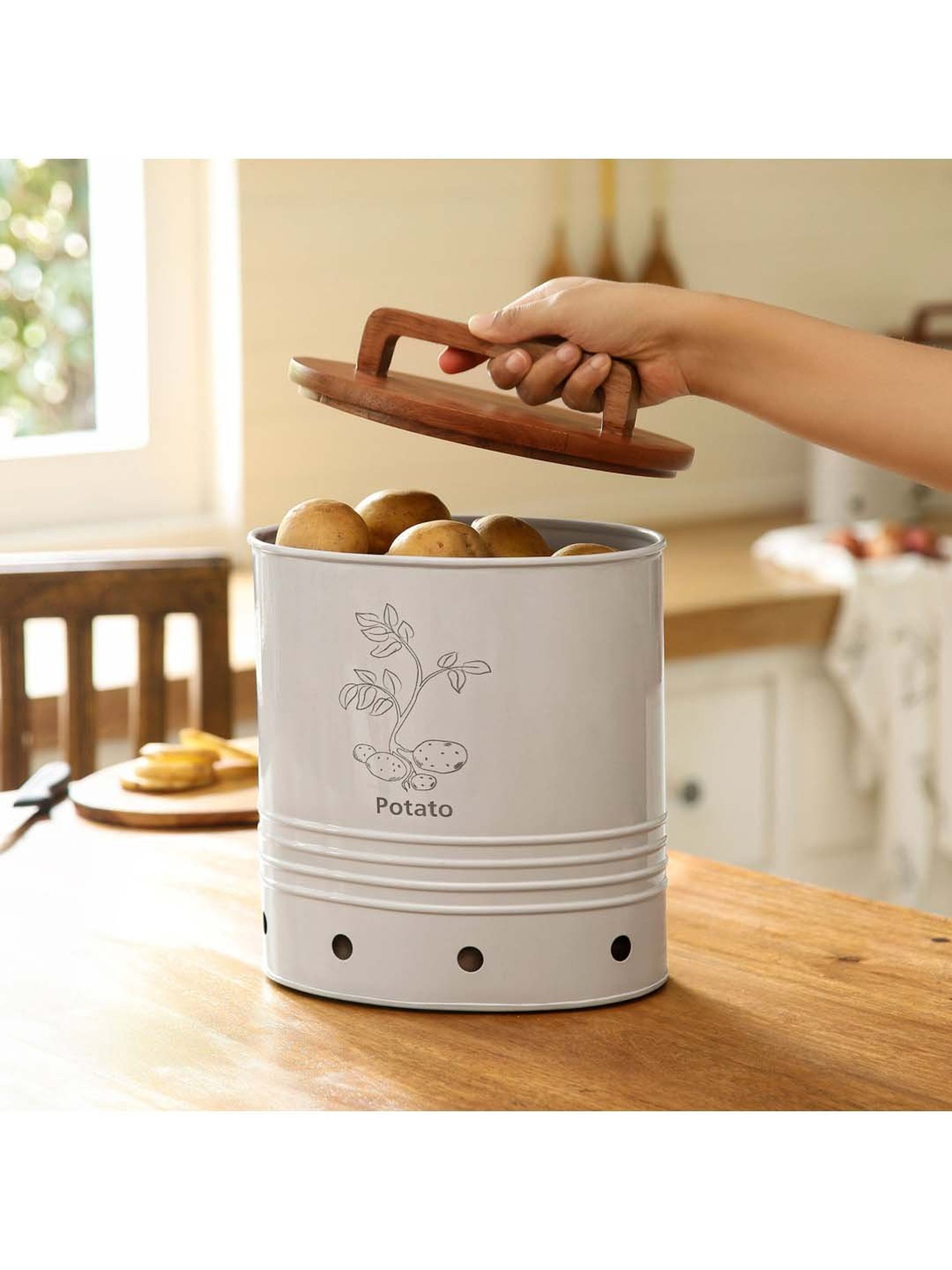 Ellementry 'Canny' White & Brown Metal 16 cm Potato Storage Barrel With Lid - Set of 1
