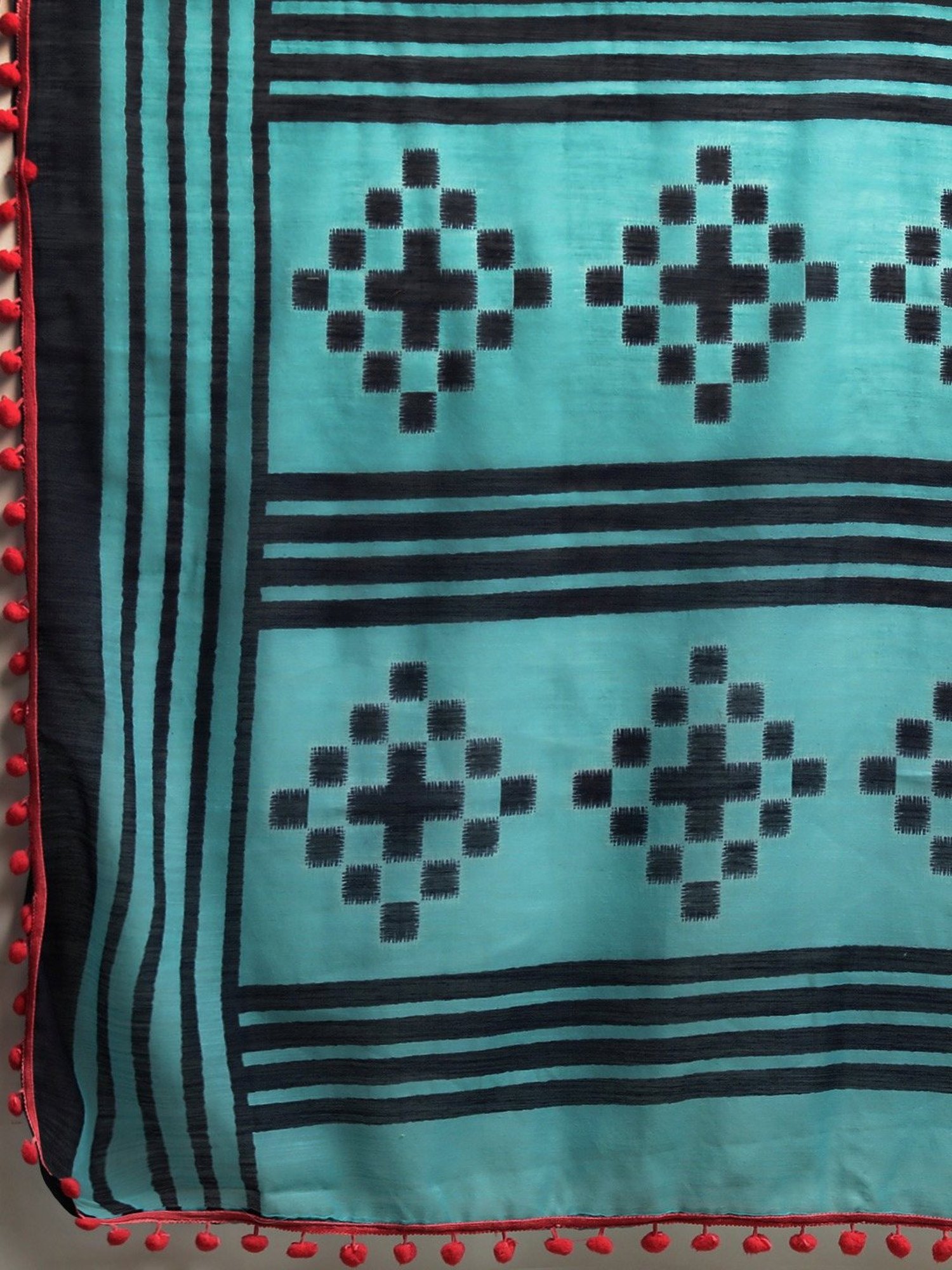 Vaamsi Blue Printed Saree With Unstitched Blouse