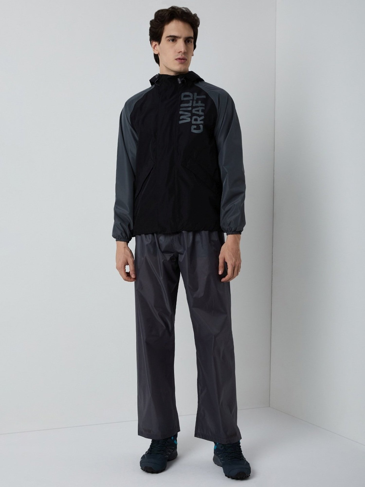 Wildcraft Black & Dark Grey Regular Fit Colour Block Raincoat Set