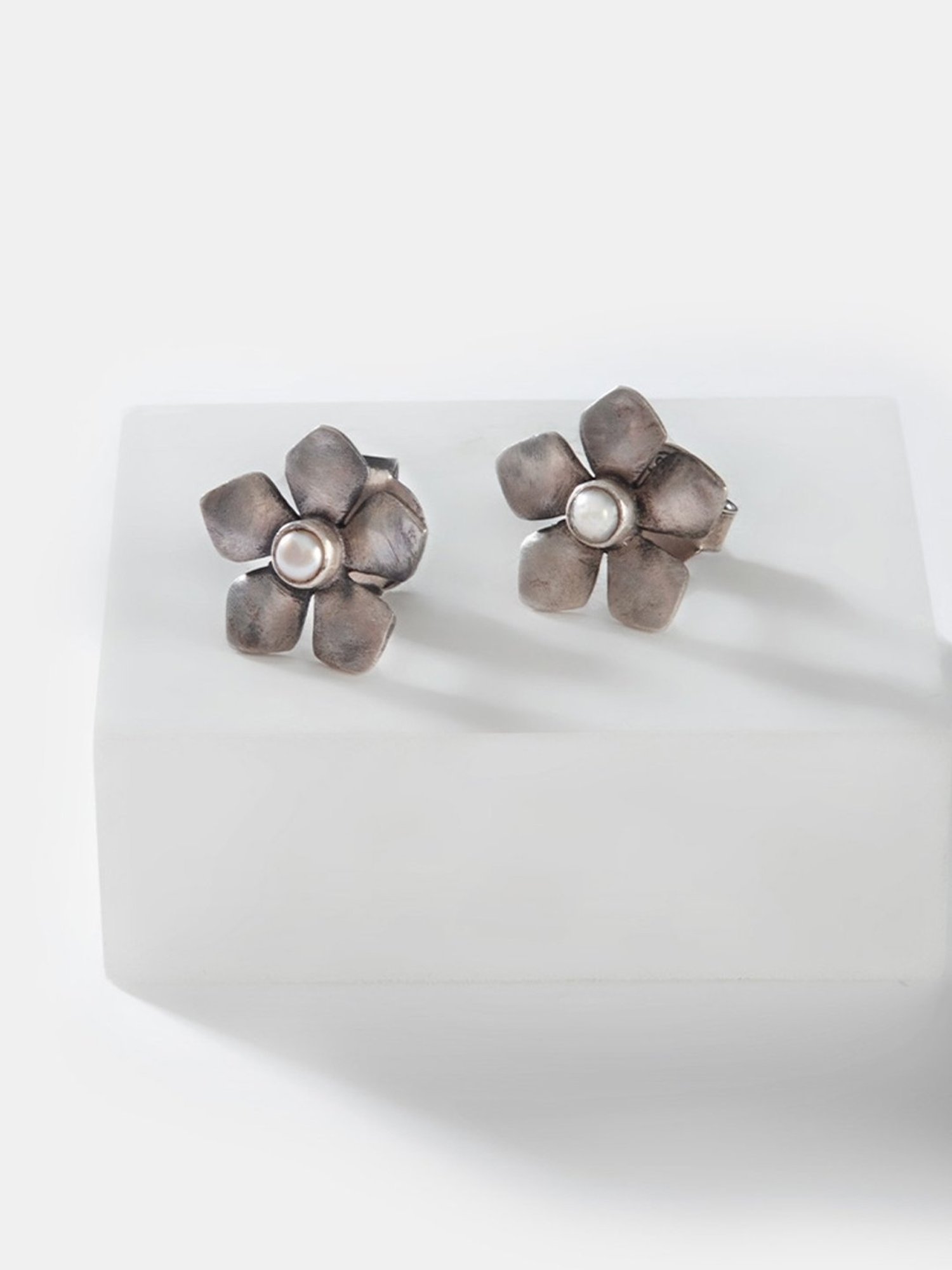 Shaya 92.5 Sterling Silver Murasaki S Earrings for Women