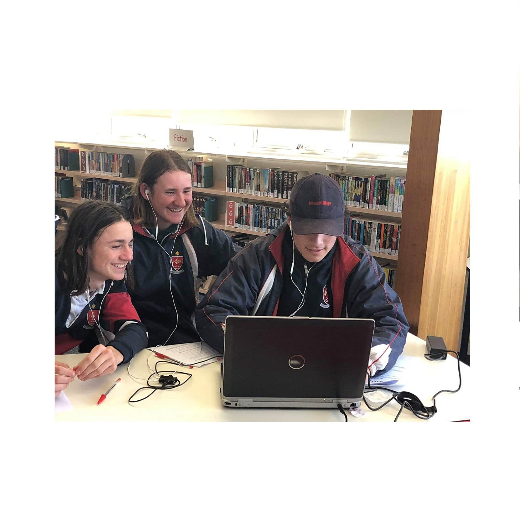 KOKKIA 5 Way 6 Port 4-Pole TRRS (Left Audio, Right Audio, GND, MIC/Remote Control) Audio-Splitter (3.5mm), for Speakers and Headphones