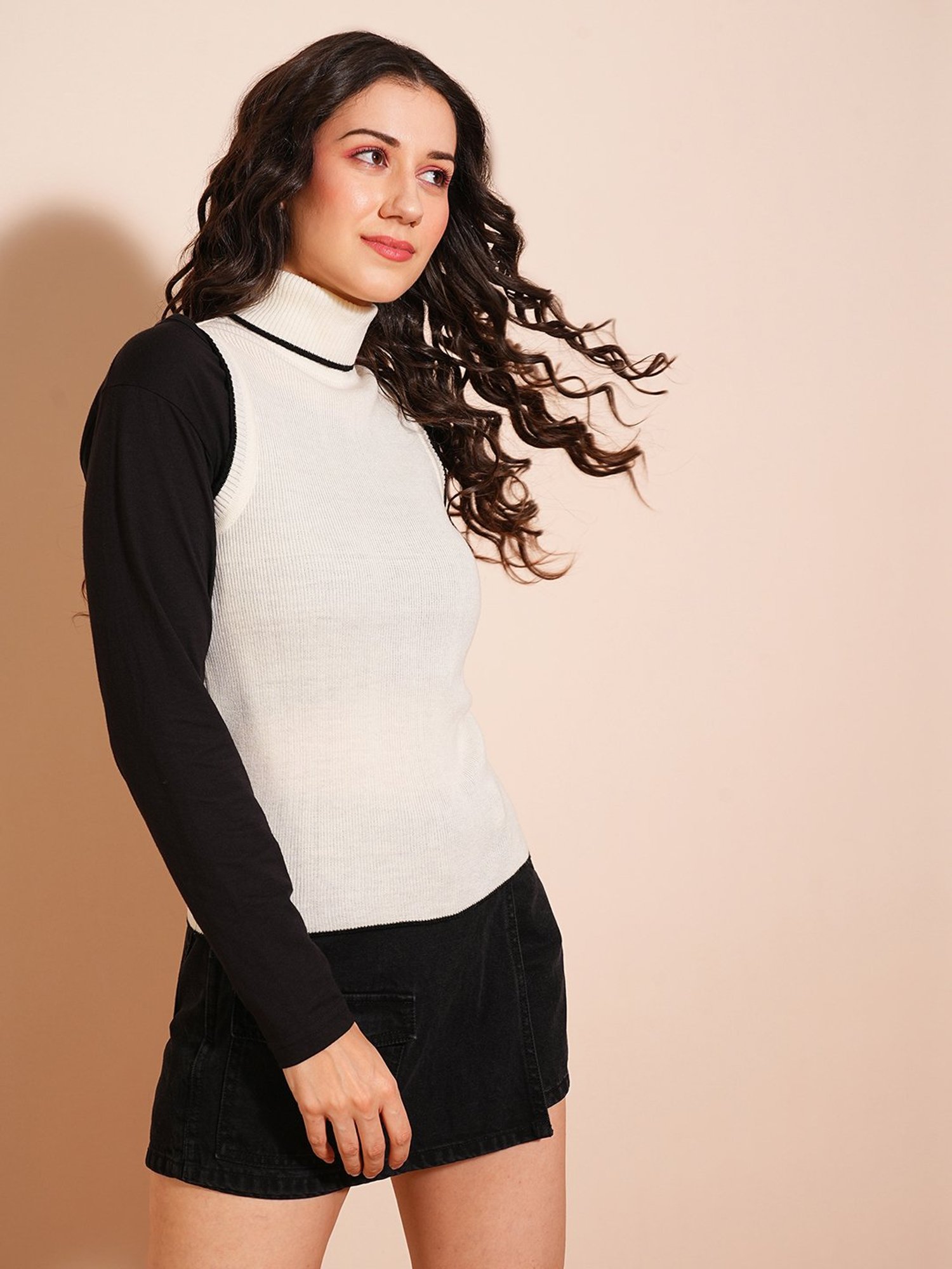 Globus Off White & Black Regular Fit Sweater