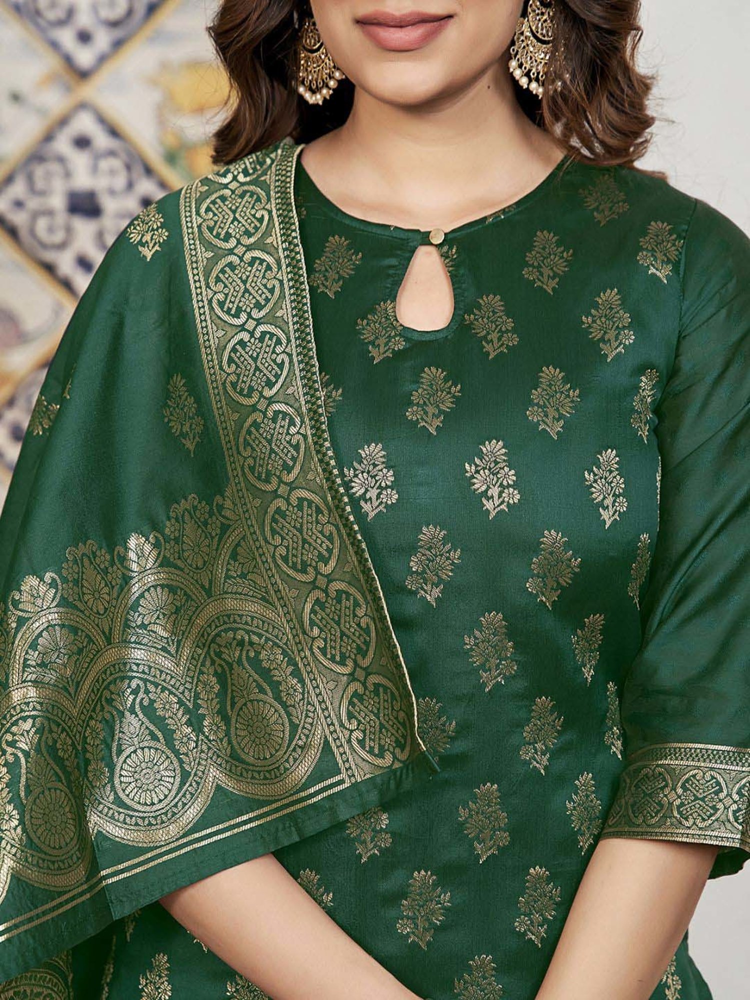 Skylee Green Woven Pattern Kurta Pant Set With Dupatta