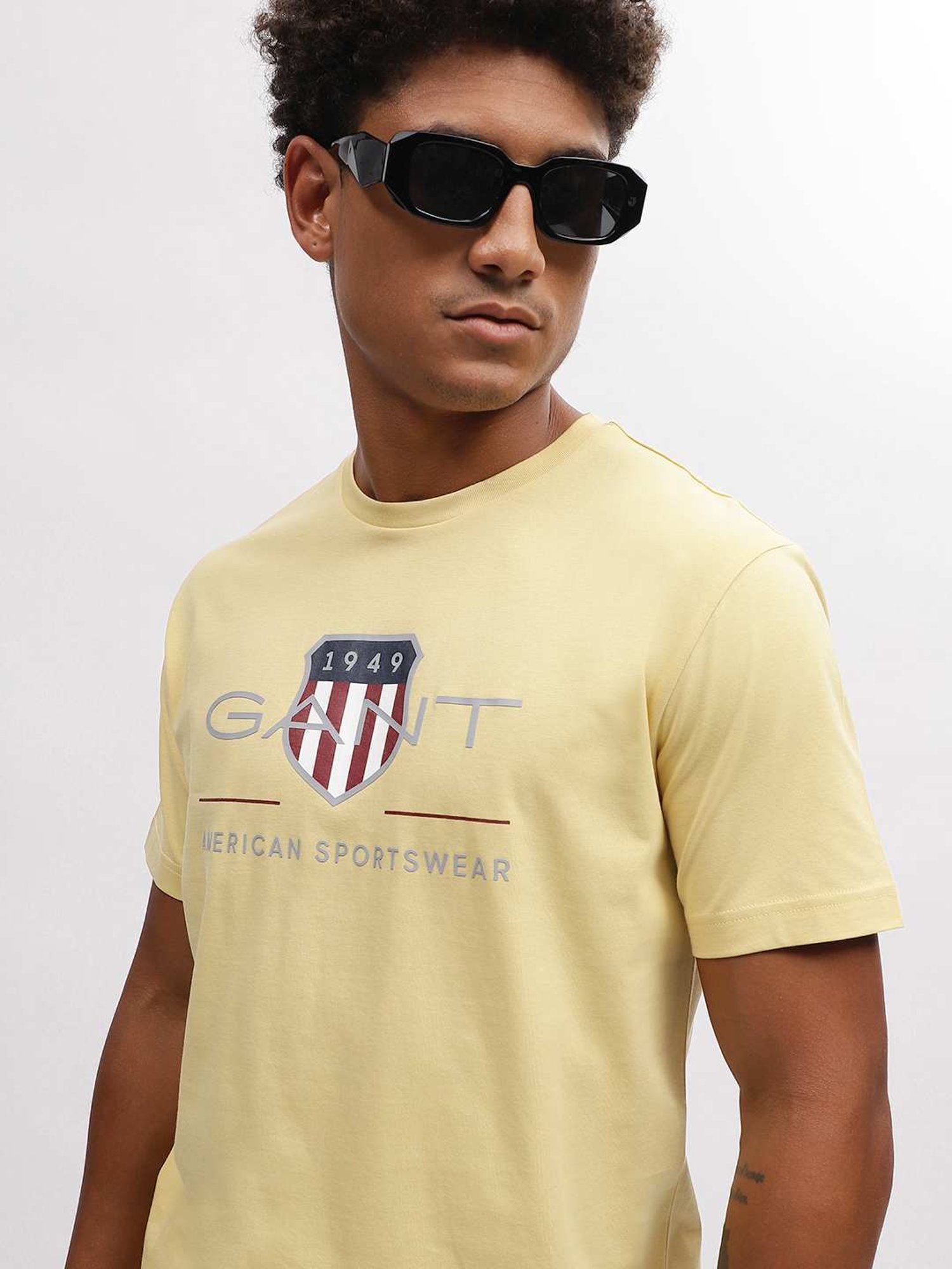 GANT Solid Round Neck Regular Fit T-Shirt