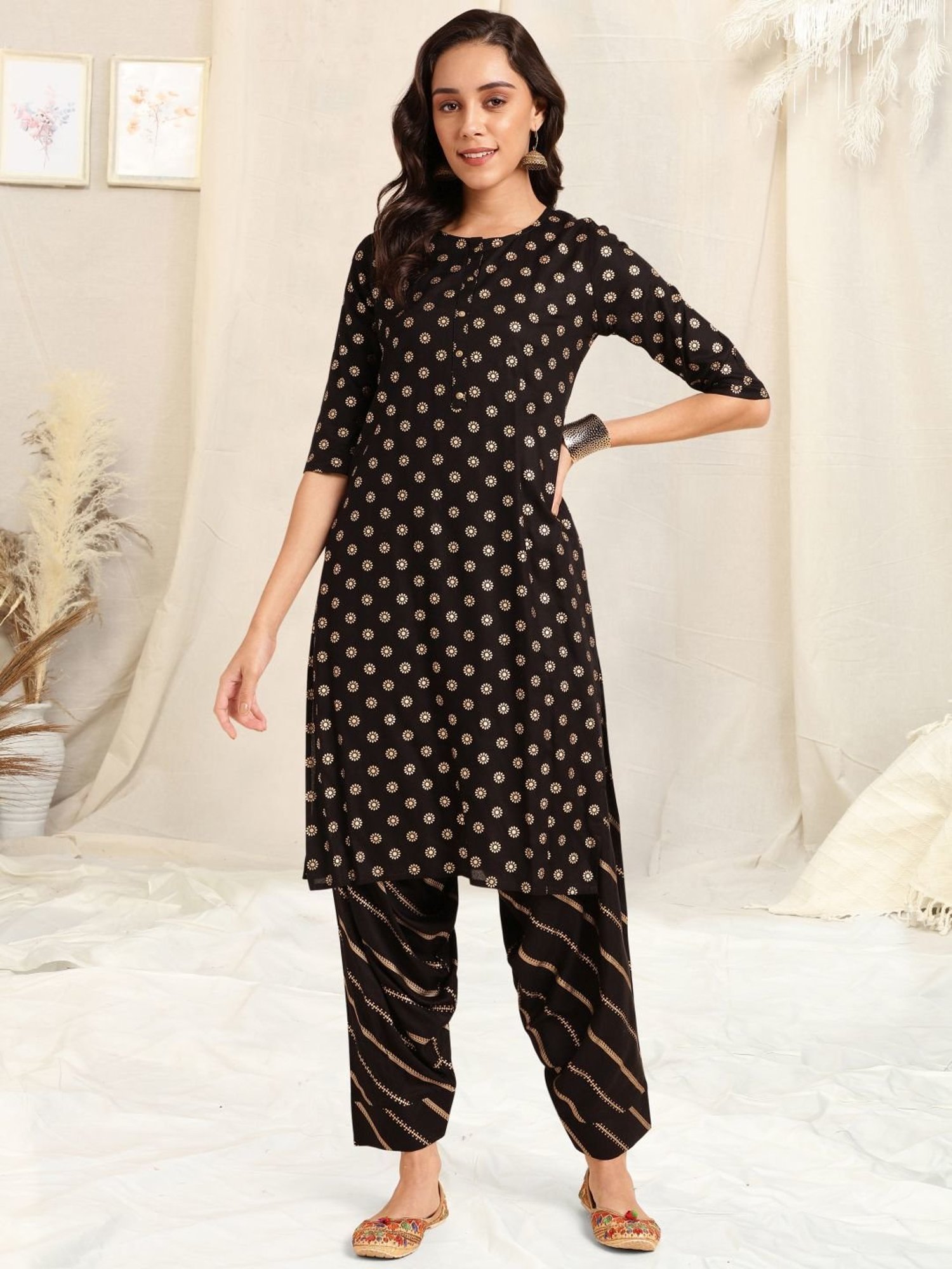 MIRCHI FASHION Black Printed Kurta Salwar Set